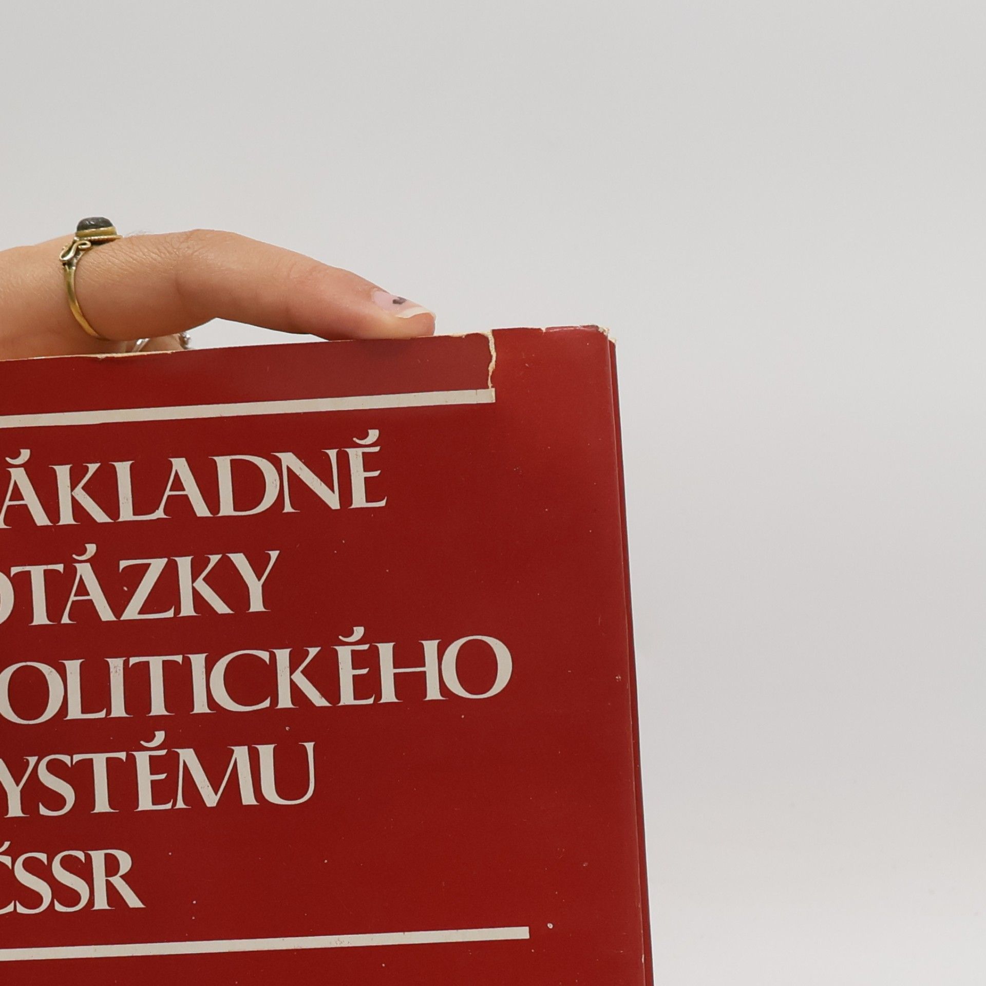 Marián Veliký ZÁKLADNÉ OTÁZKY POLITICKÉHO SYSTÉMU ČSSR