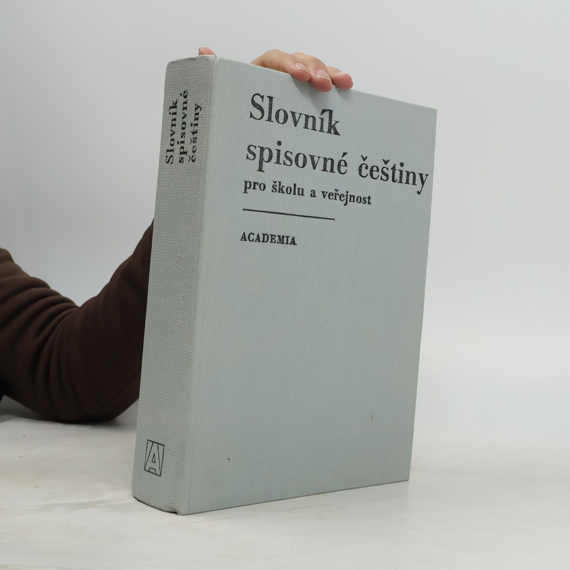Slovník spisovné češtiny pro školu a veřejnost