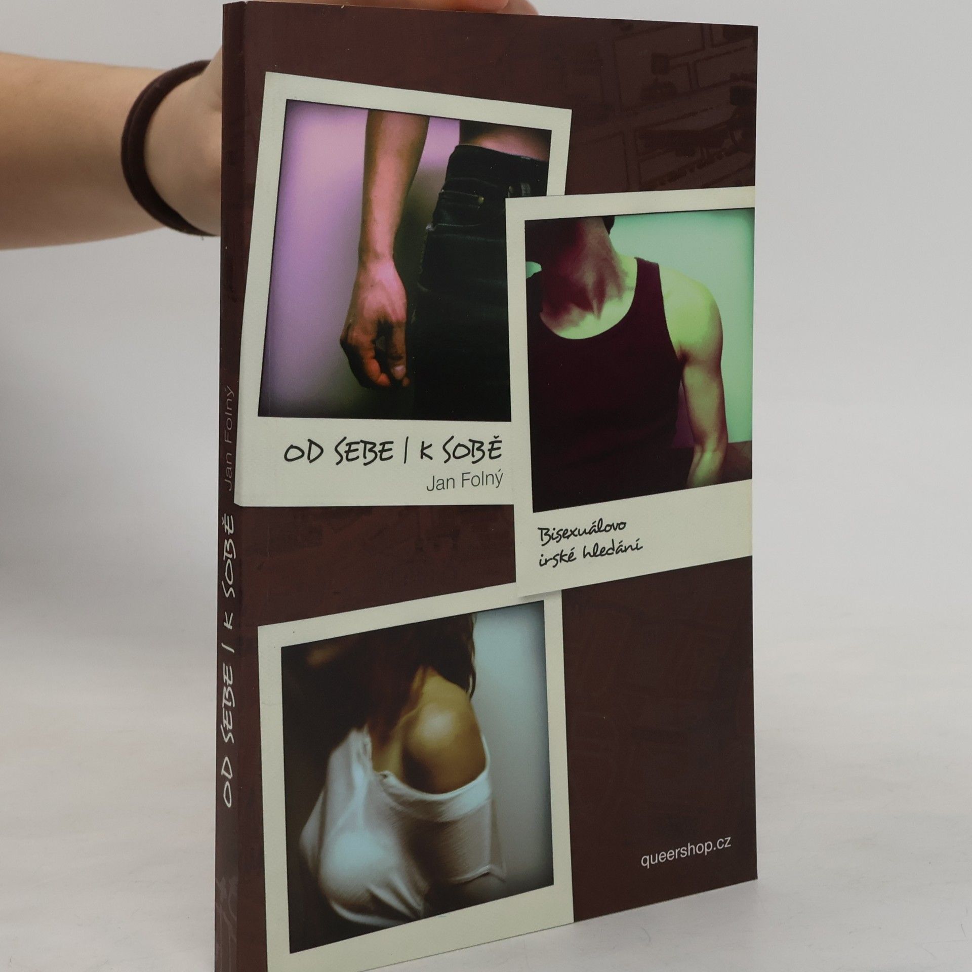 Od sebe | k sobě. Bisexuálovo irské hledání