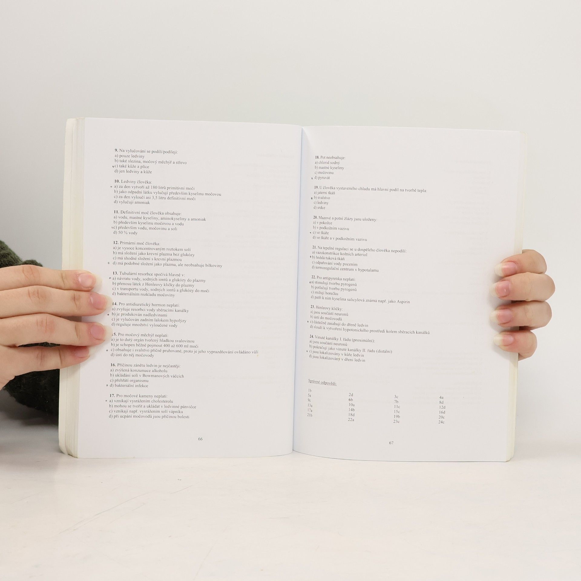 Alena Kučerová Biologie 2015 : modelové otázky k přijímacím zkouškám na LF UK v Plzni