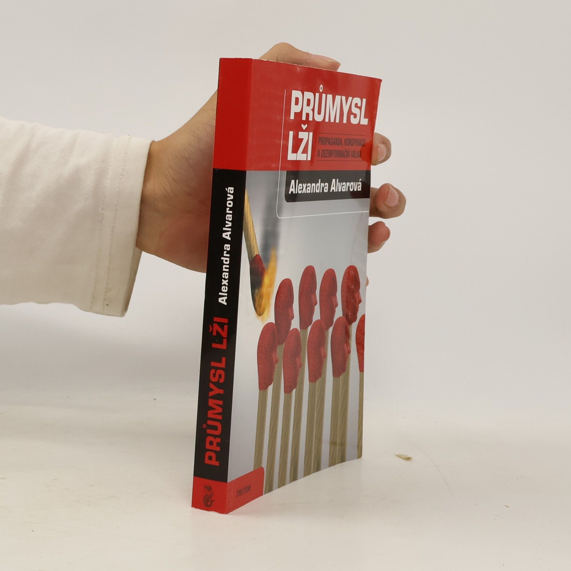 Průmysl lži: Propaganda, konspirace a dezinformační válka