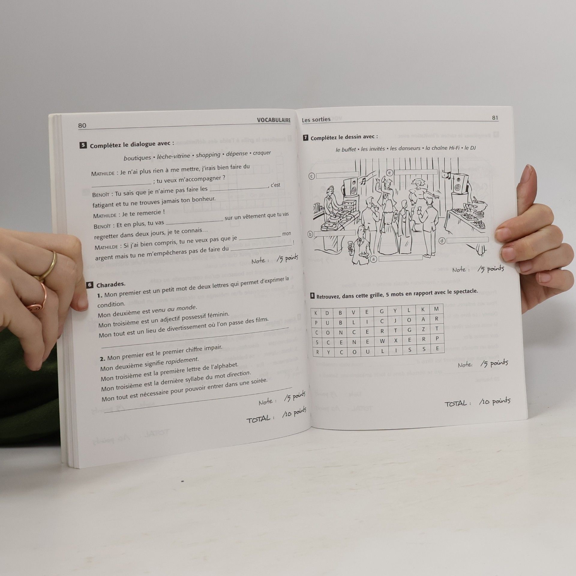 Élisa Oughlissi Tests CLE. Niveau intermédiaire. Vocabulaire