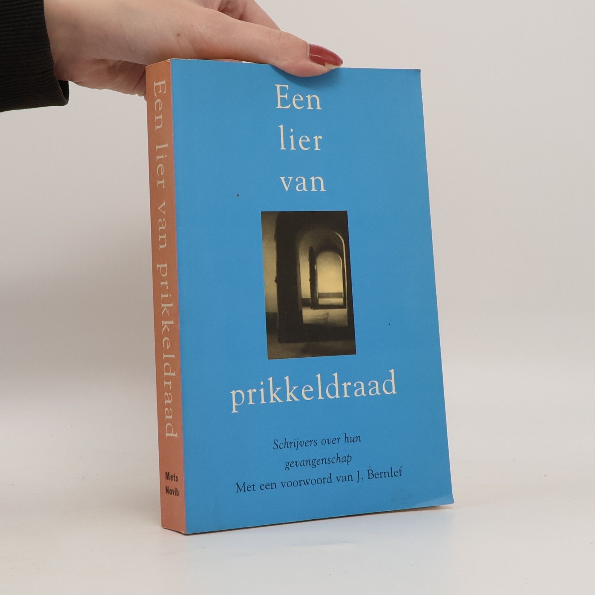 Een lier van prikkeldraad