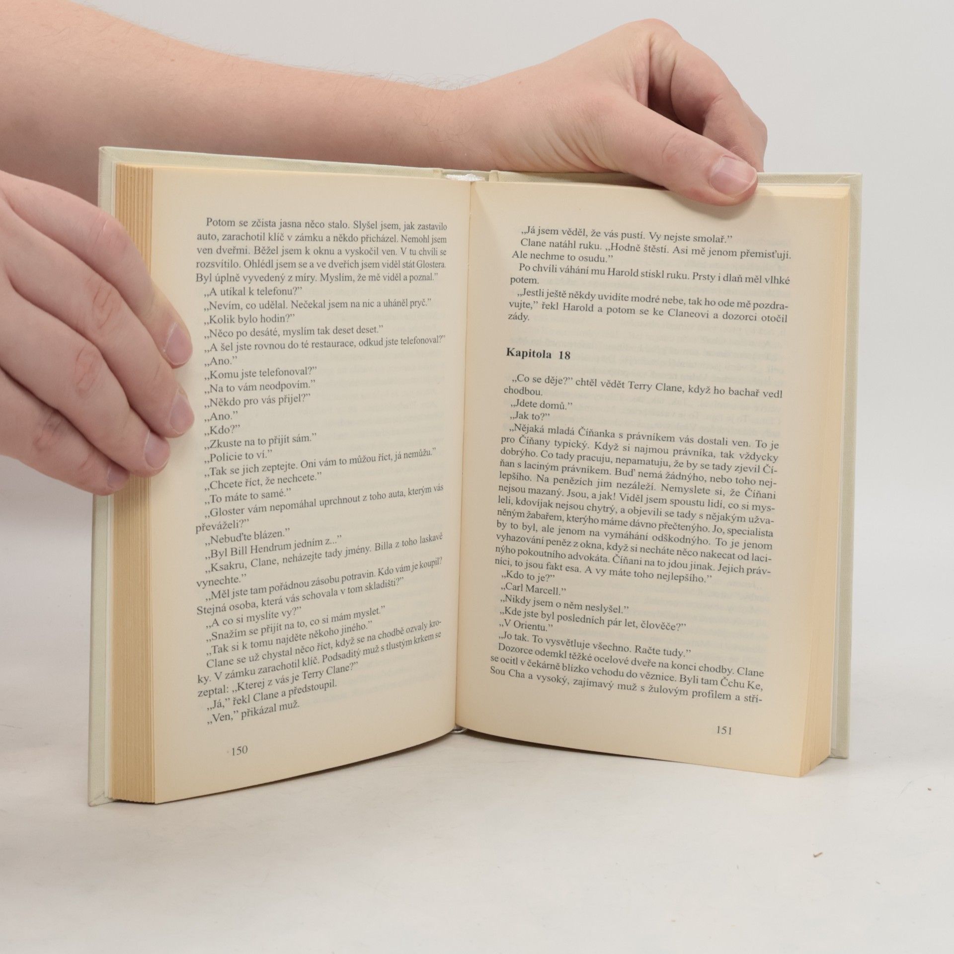 Erle Stanley Gardner Případ couvajícího mezka / Odvážnému štěstí přeje