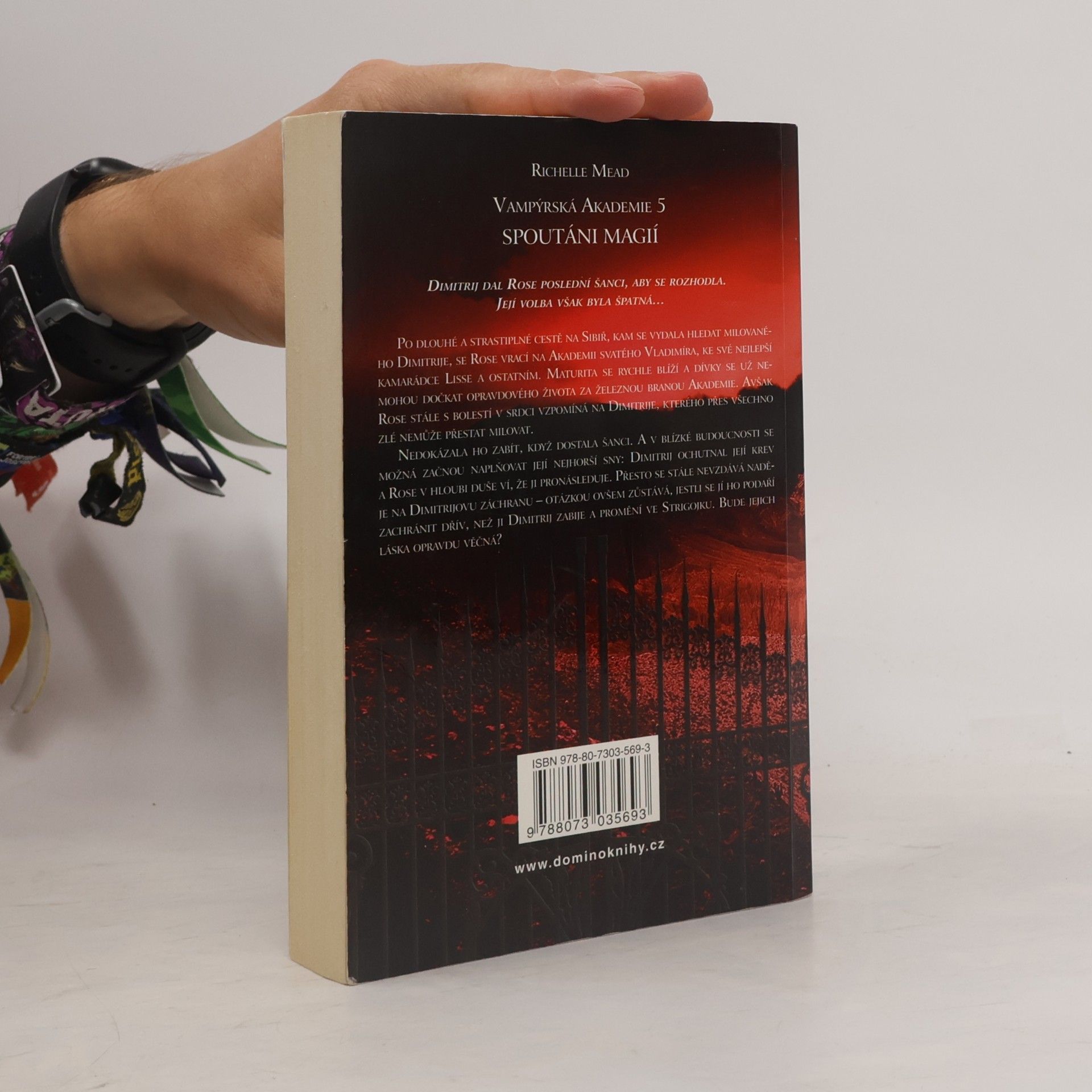 Richelle Mead Vampýrská akademie 5: Spoutáni magií