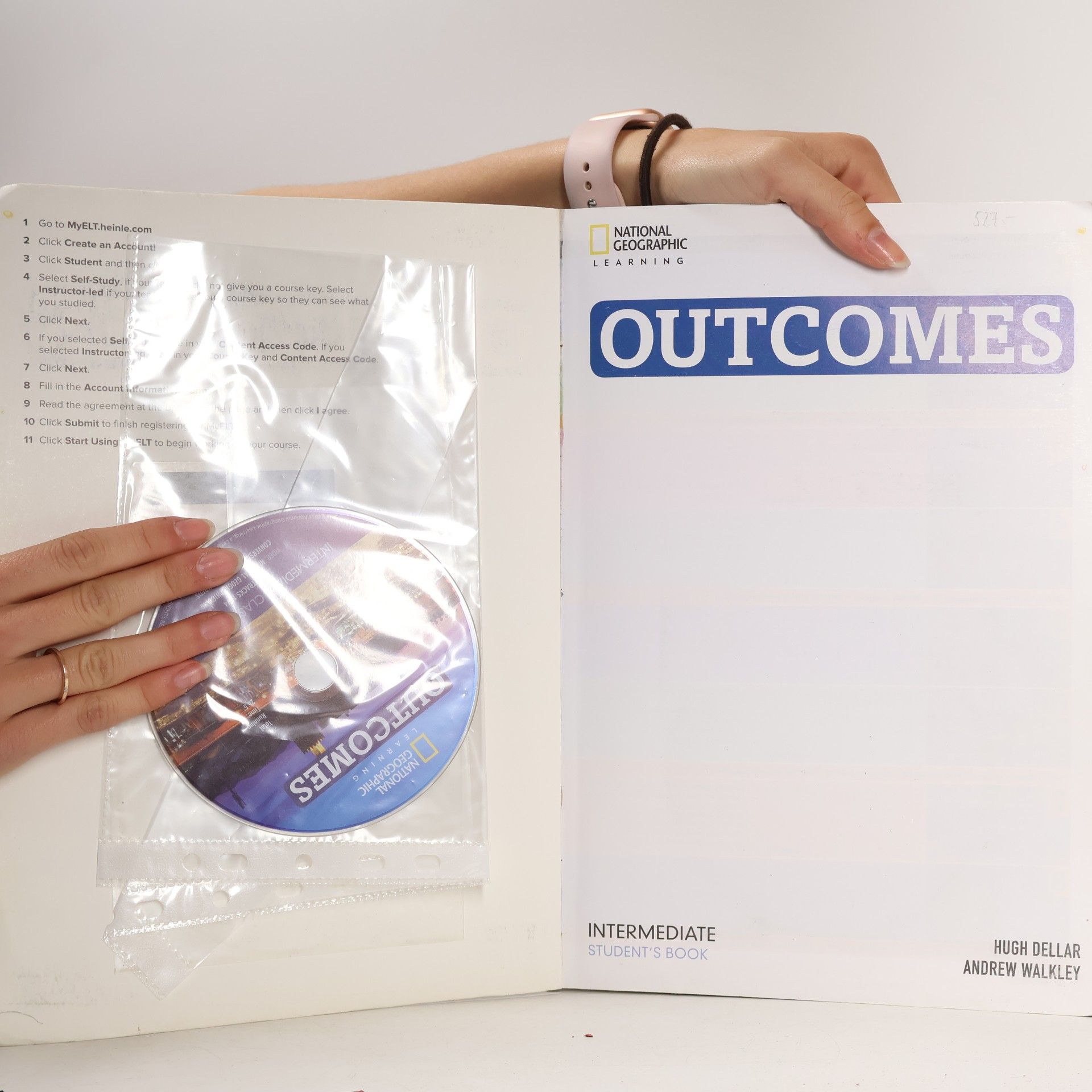 Hugh Dellar Outcomes. Intermediate. Student's book