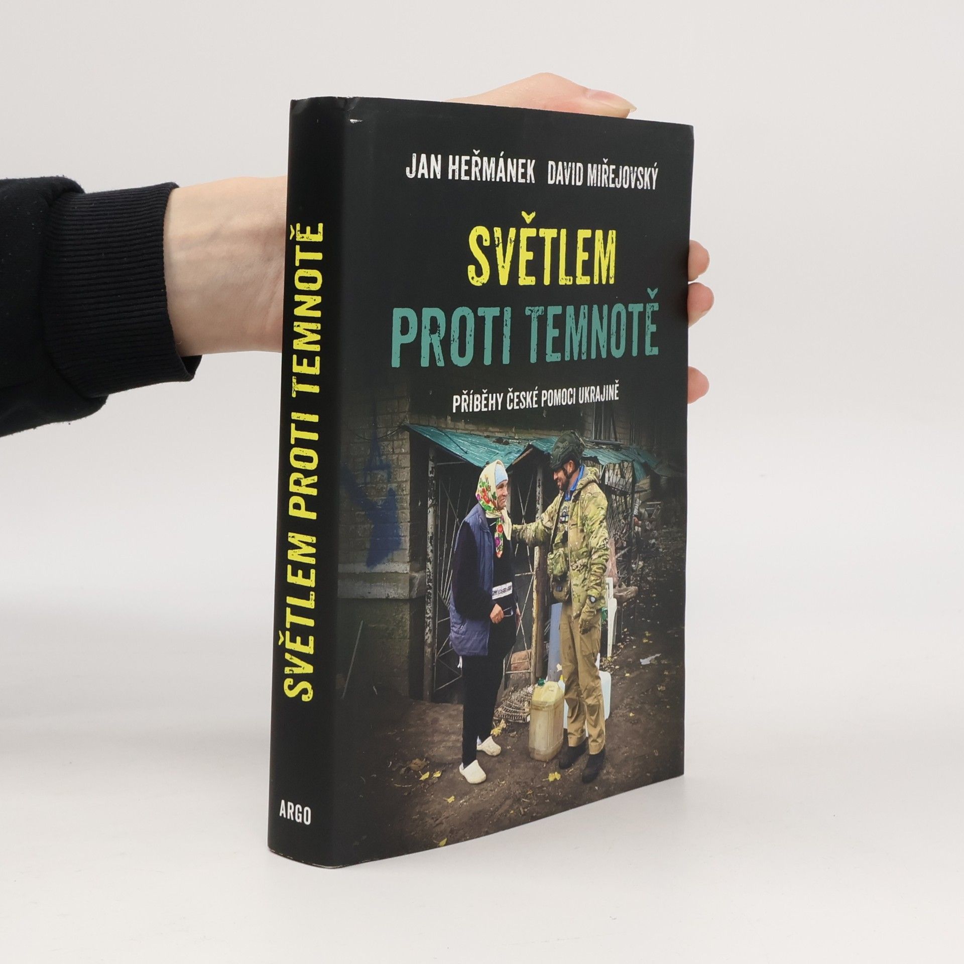 Světlem proti temnotě