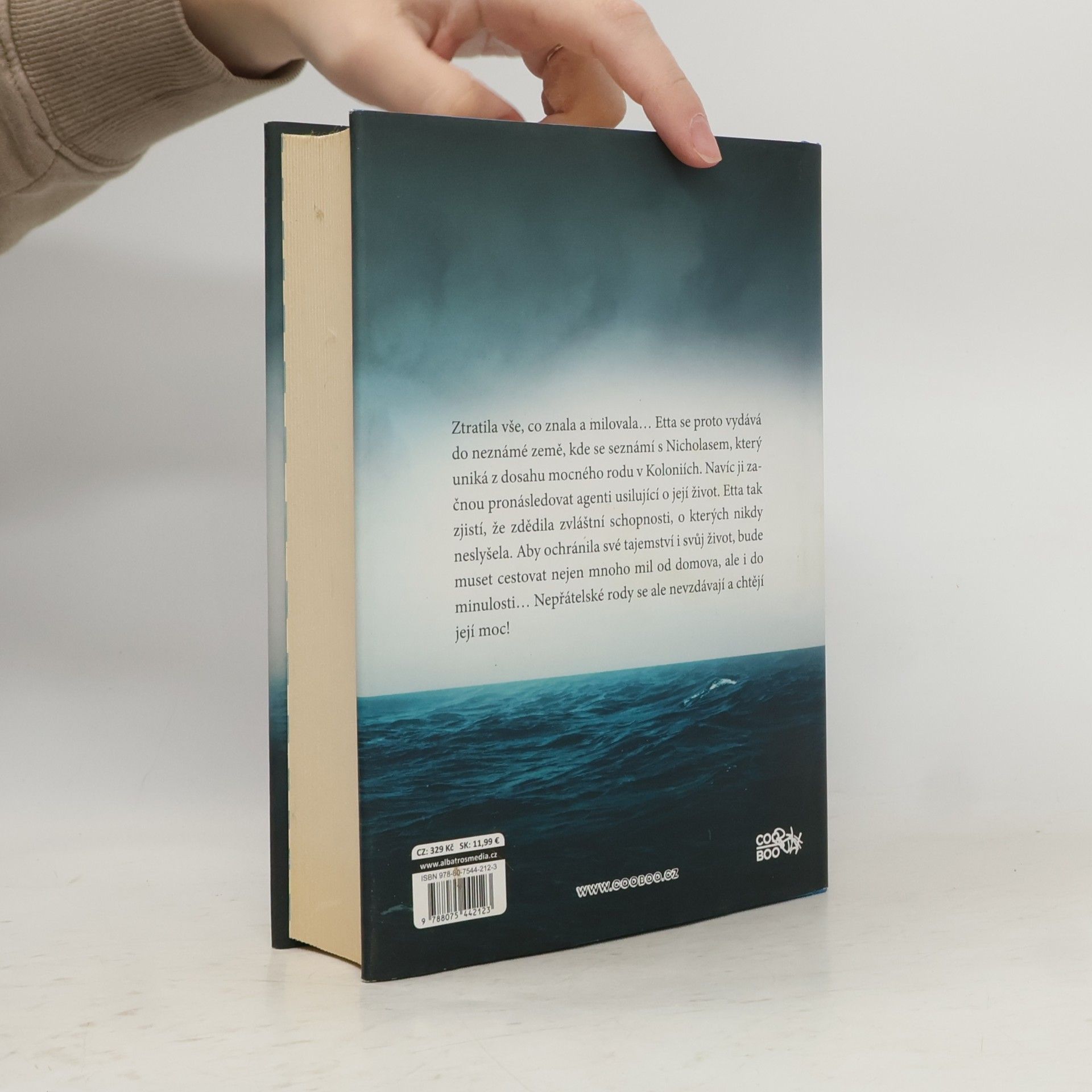 Alexandra Brackenová Pasažérka