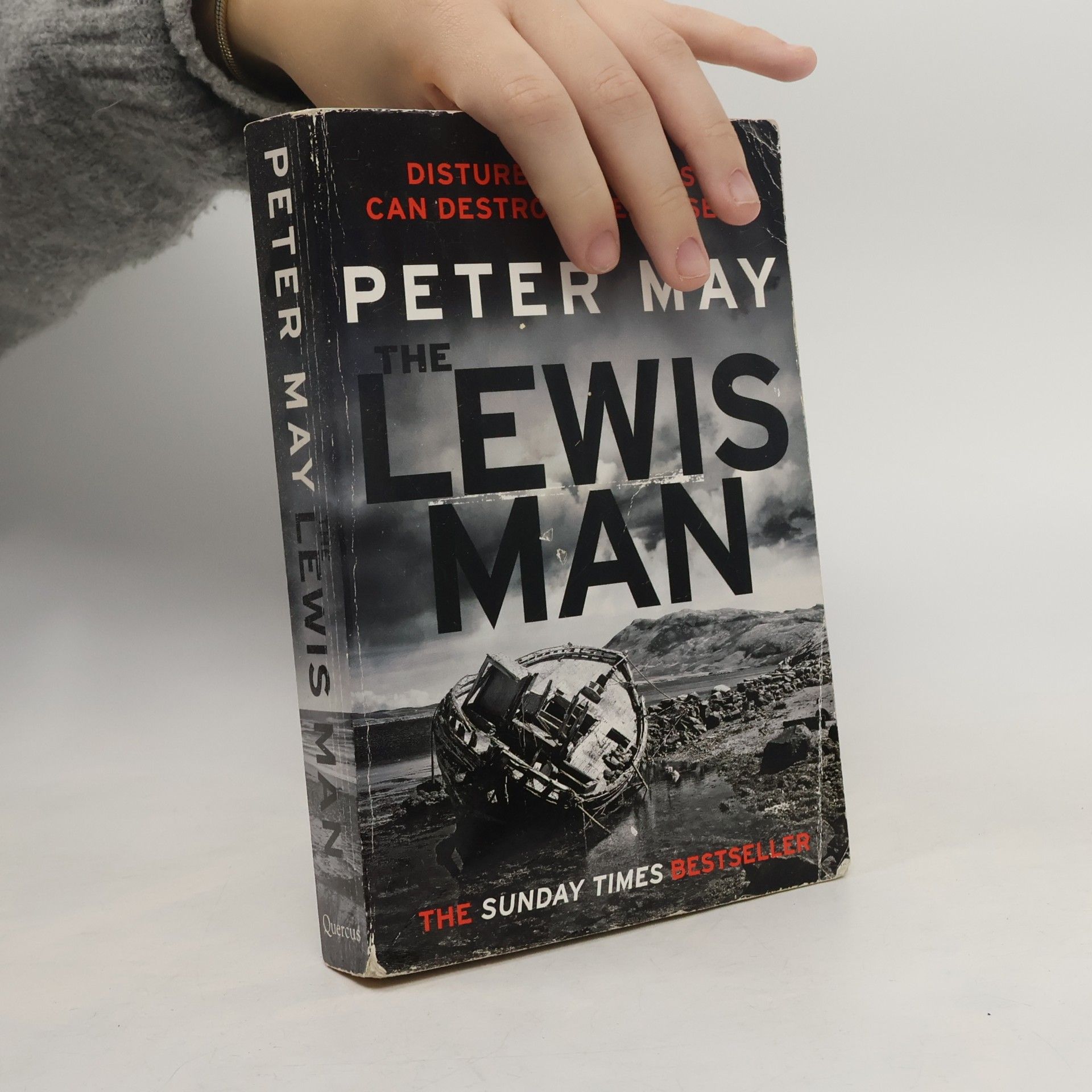 Peter May The Lewis man