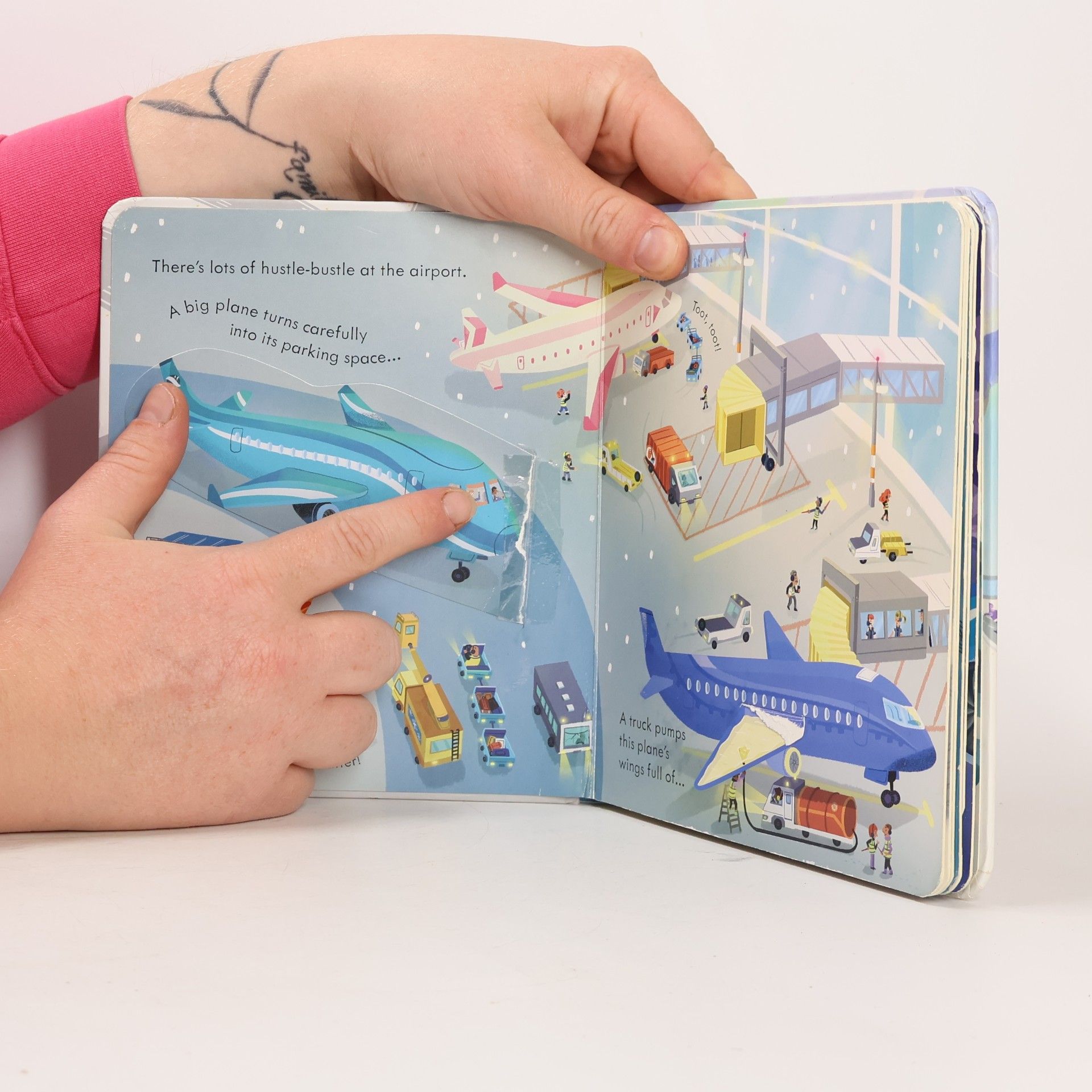 Lara Bryan Peep inside how a plane works