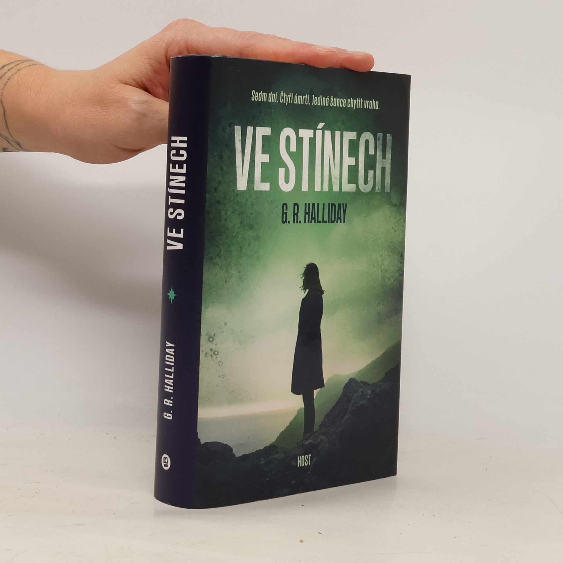 Ve stínech
