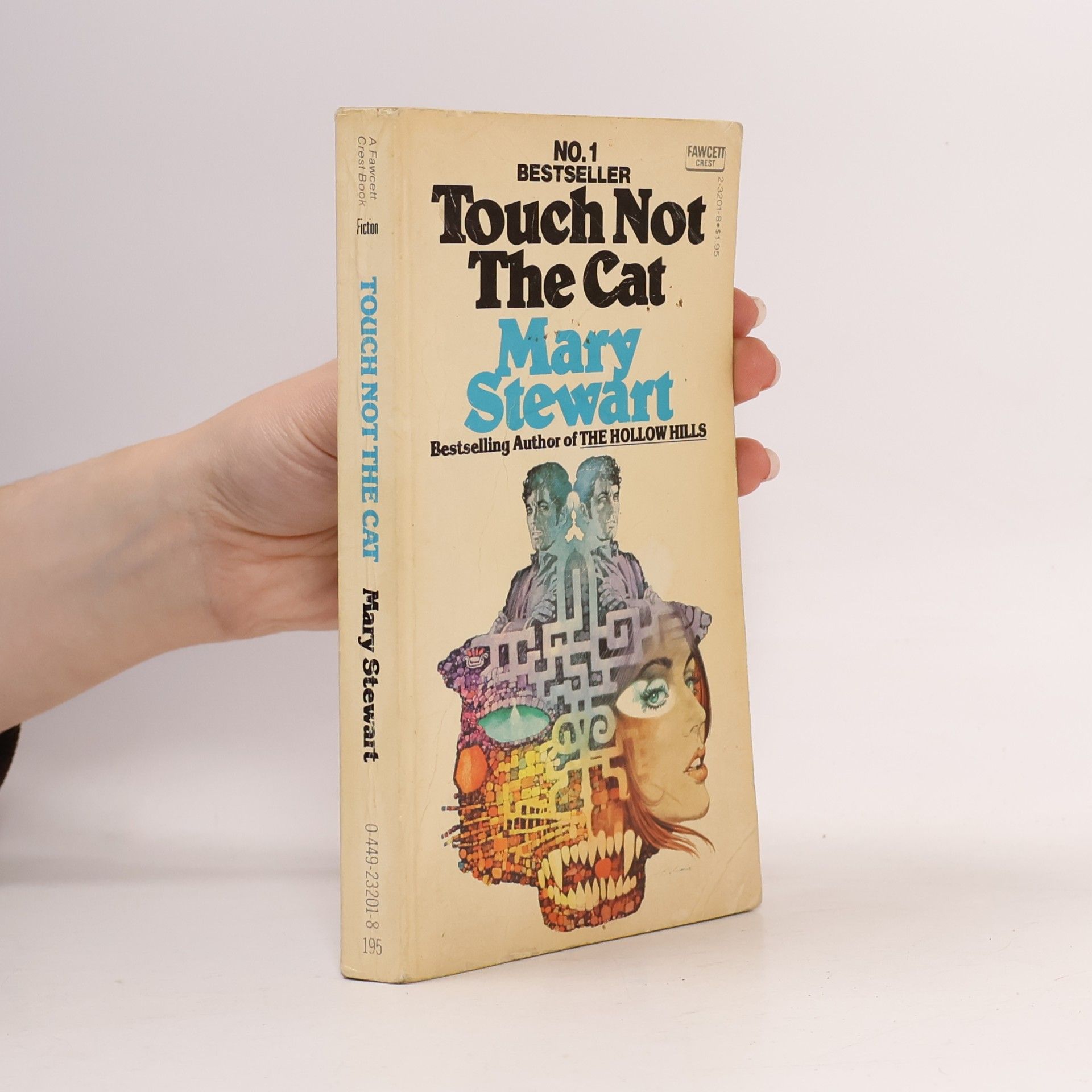 Mary Stewart Touch Not The Cat