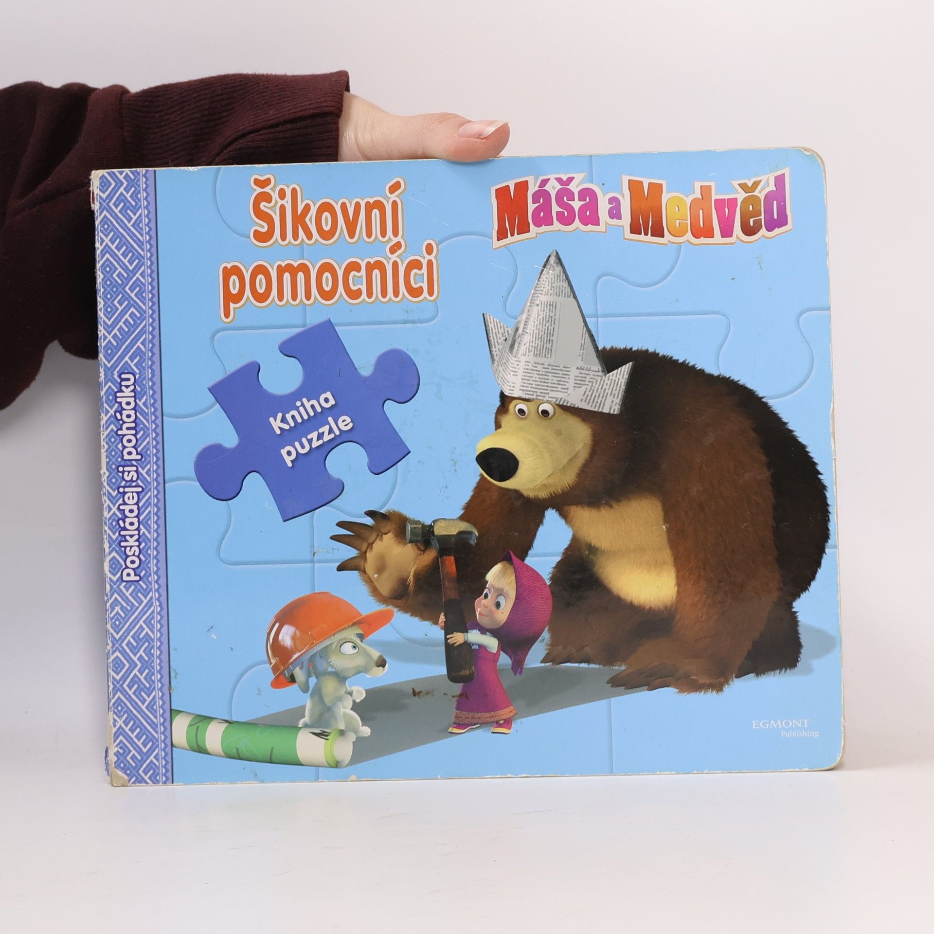 Oleg Kuzovkov Máša a medvěd : kniha puzzle. Šikovní pomocníci