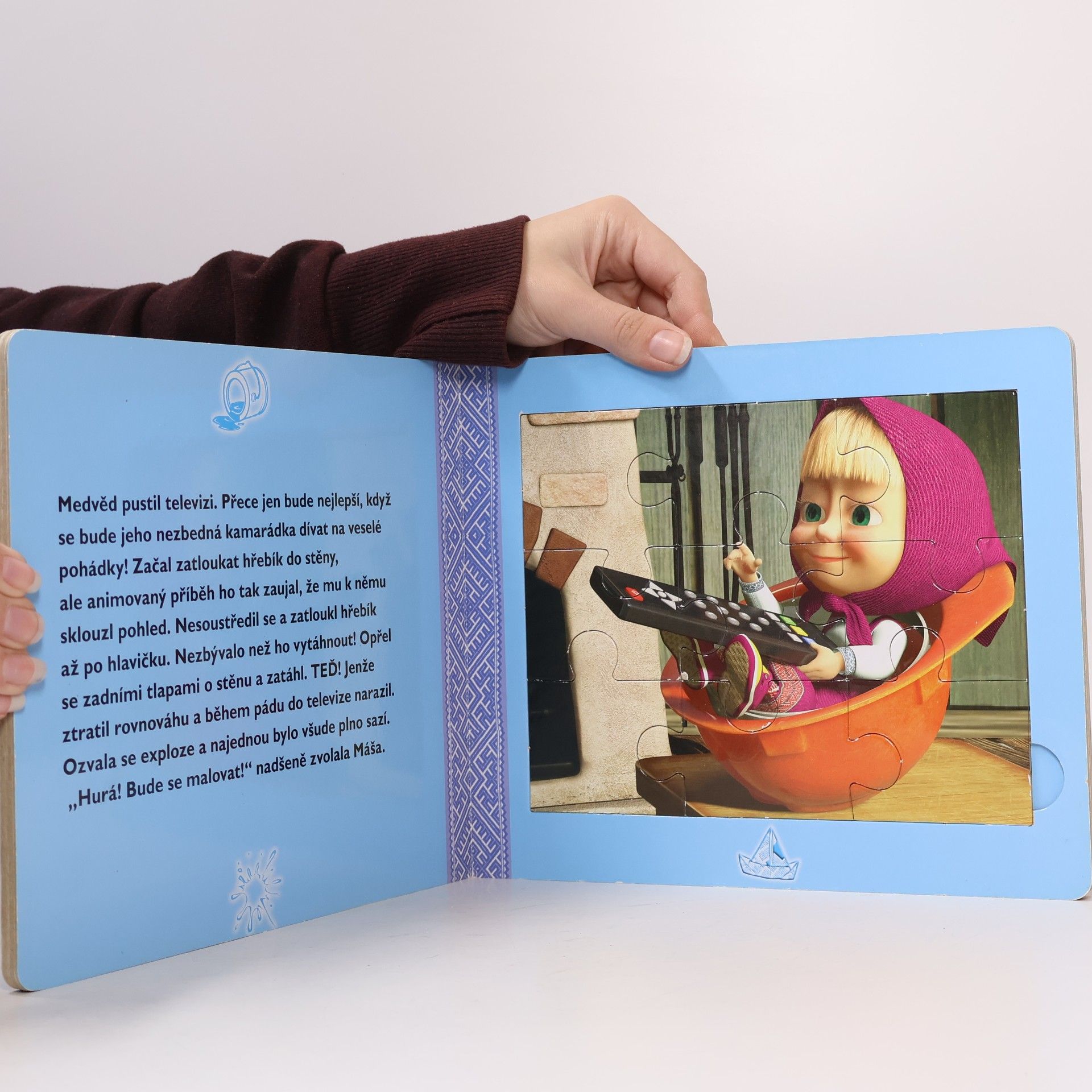 Oleg Kuzovkov Máša a medvěd : kniha puzzle. Šikovní pomocníci