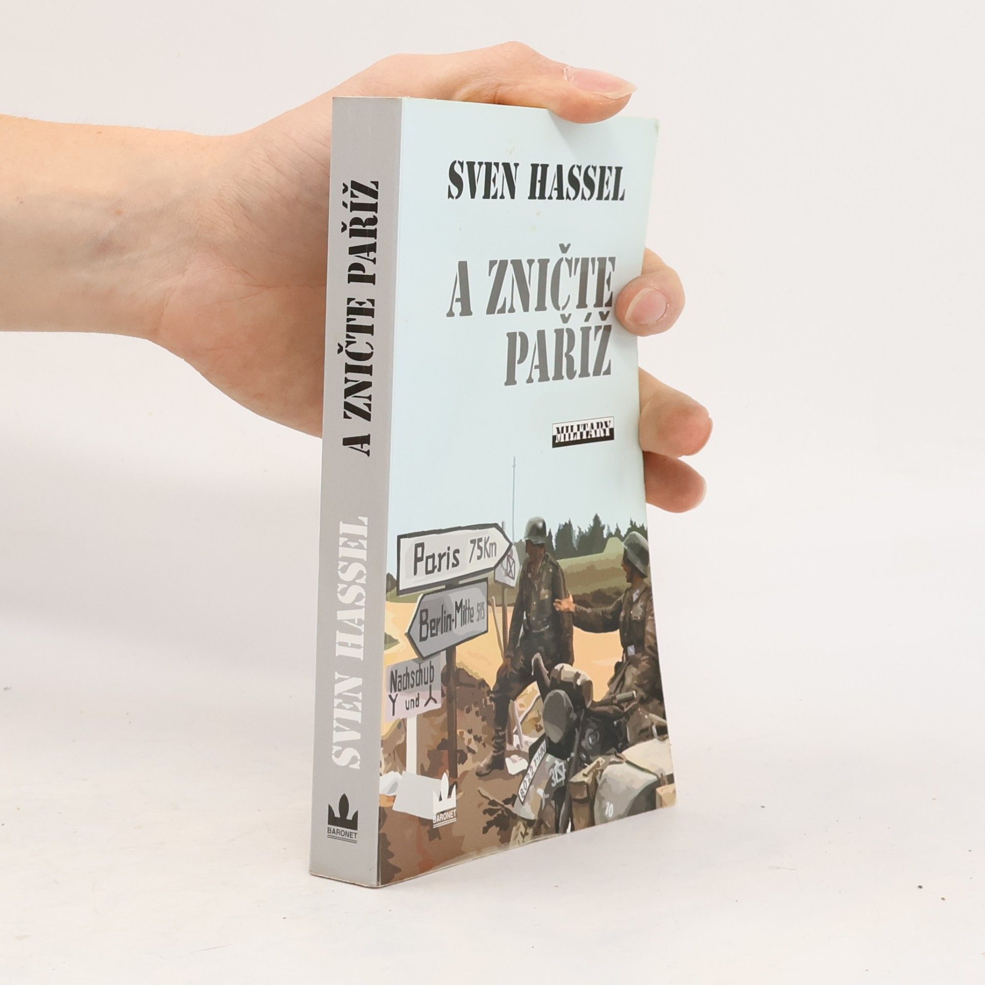Sven Hassel A zničte Paříž!