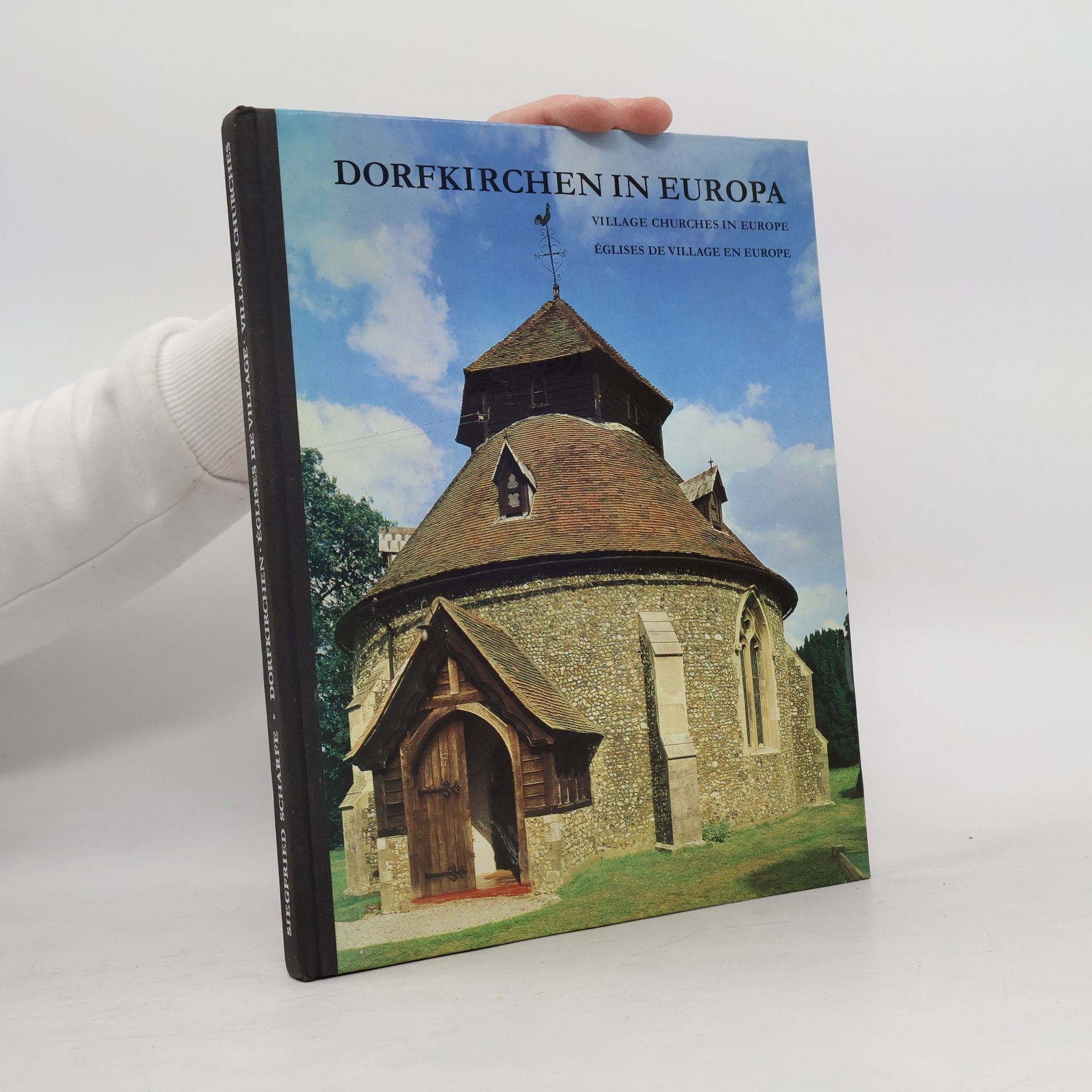 Dorfkirchen in Europa. Églises de village en Europe. Village churches in Europe