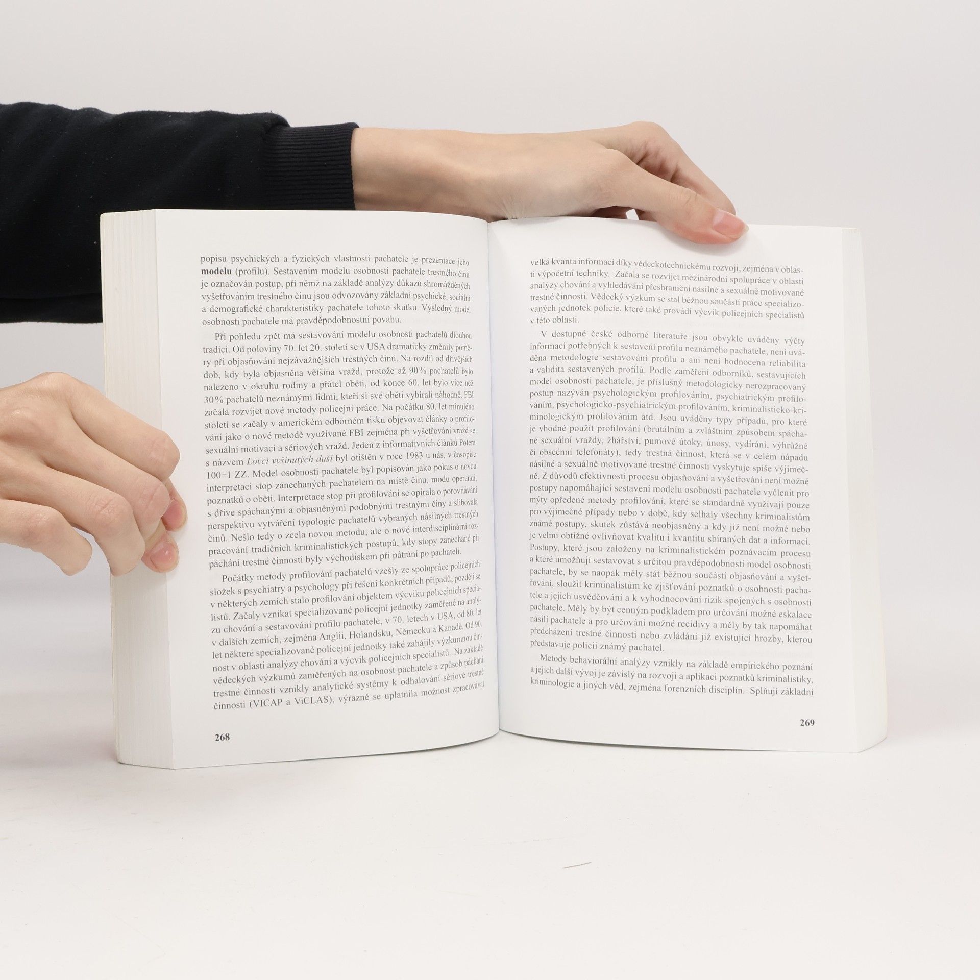 Jiří Straus Teorie a metodologie kriminalistiky