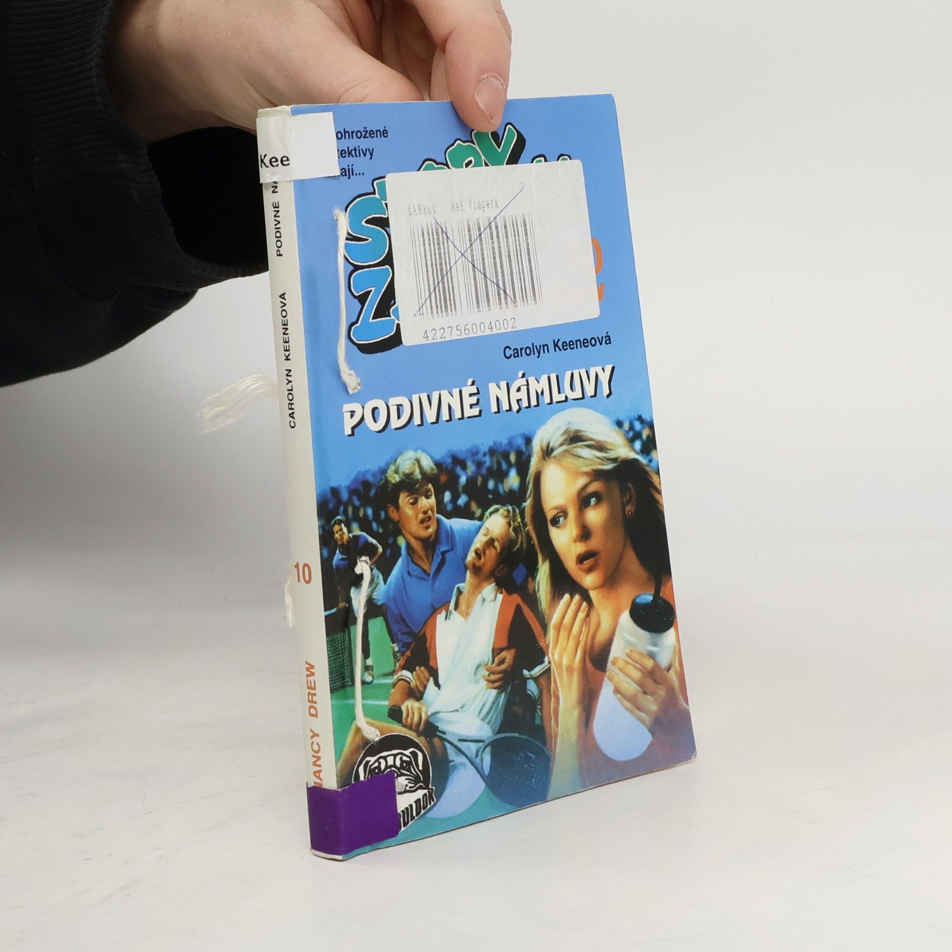 Carolyn Keene Podivné námluvy