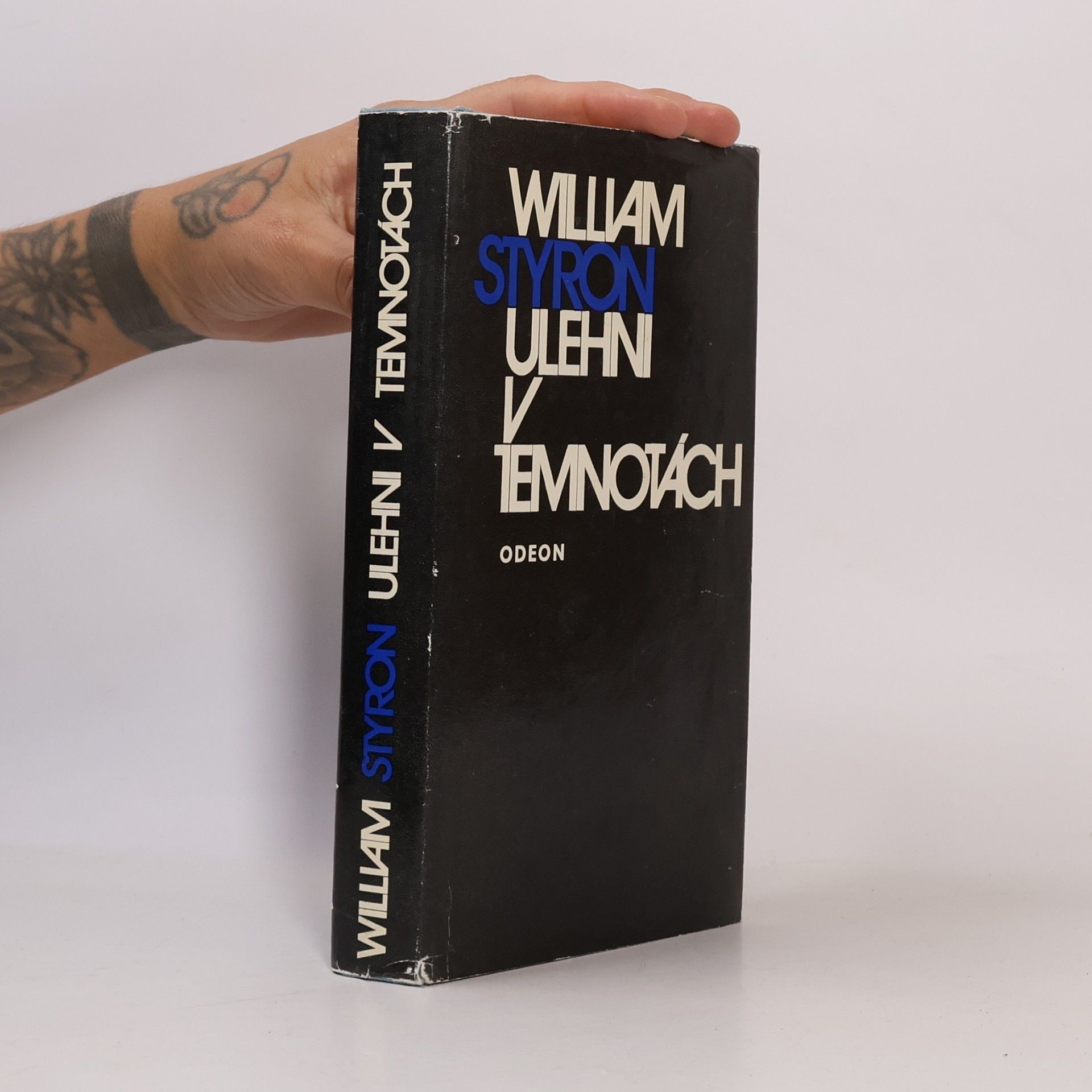 Ulehni v temnotách