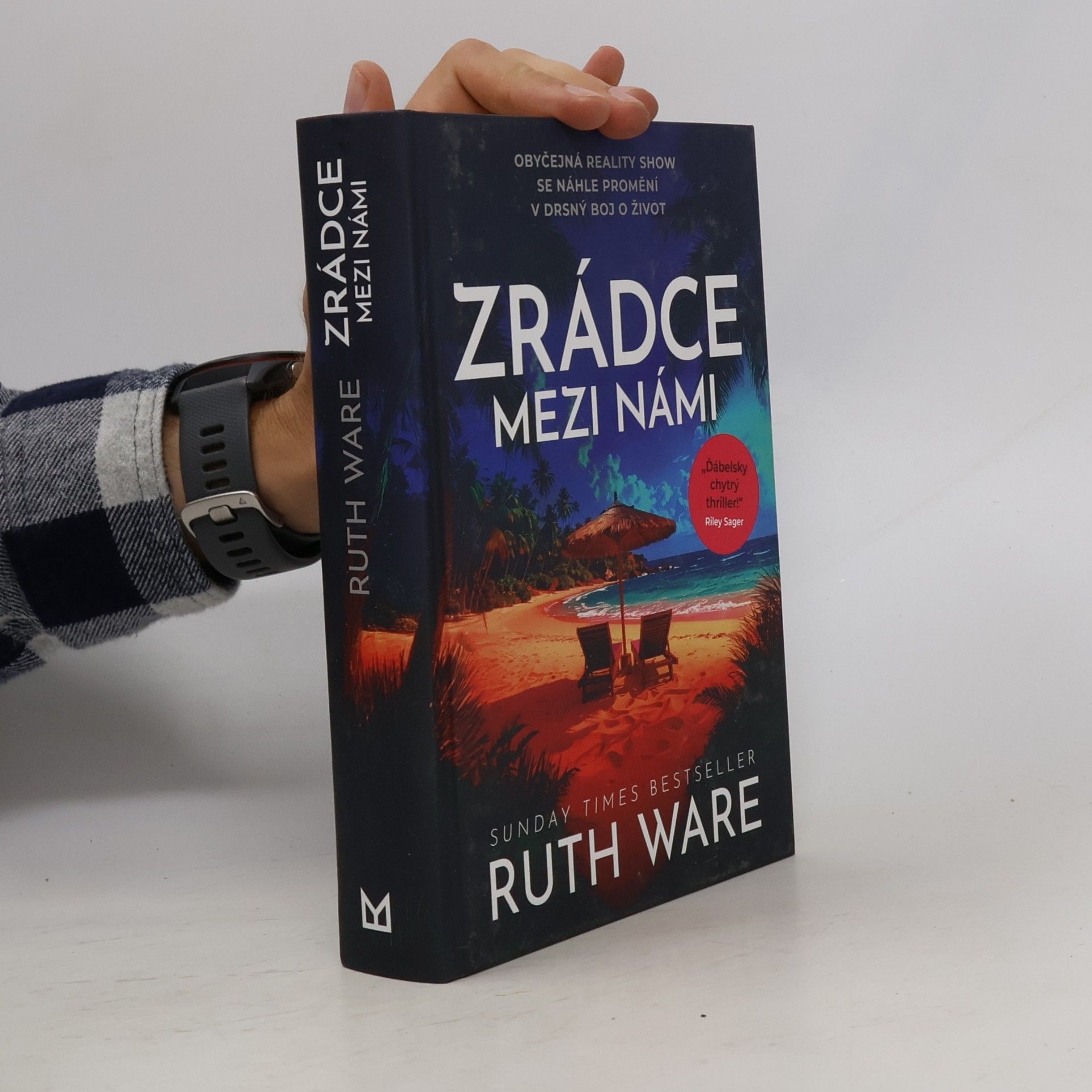 Zrádce mezi námi