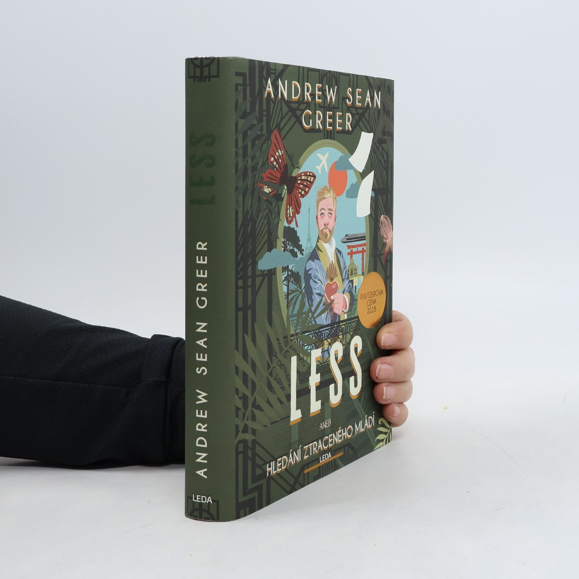 Andrew Sean Greer Less, aneb, Hledání ztraceného mládí