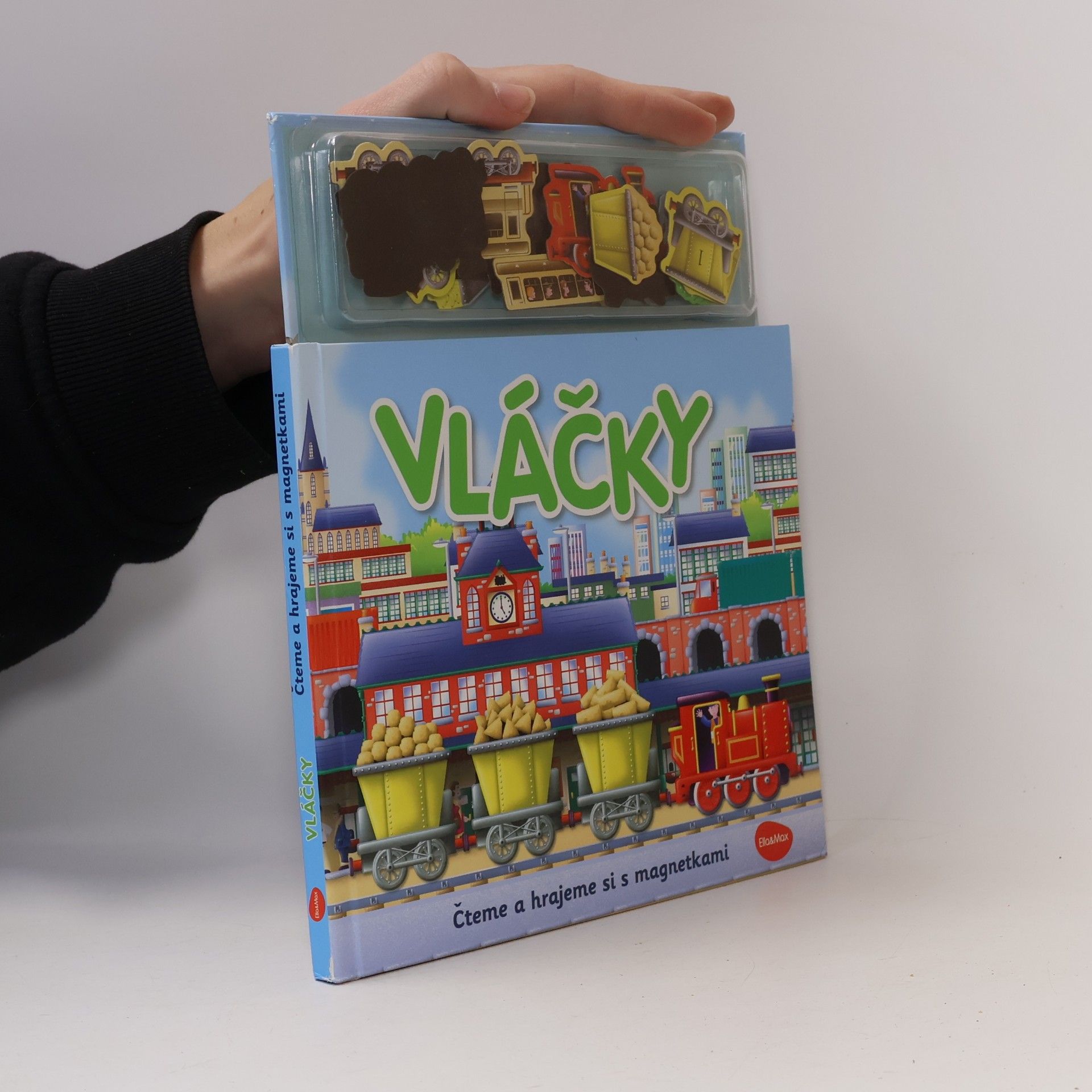 Vláčky : čteme a hrajeme si s magnetkami