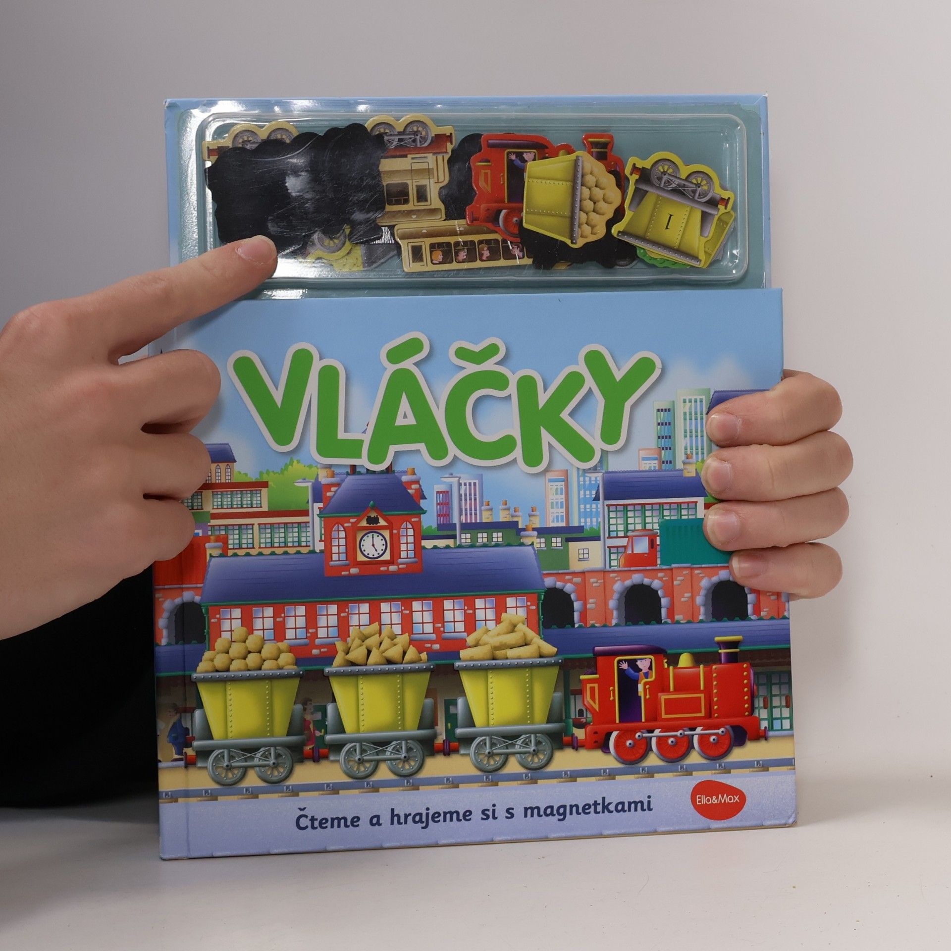 Paul Dronsfield Vláčky : čteme a hrajeme si s magnetkami