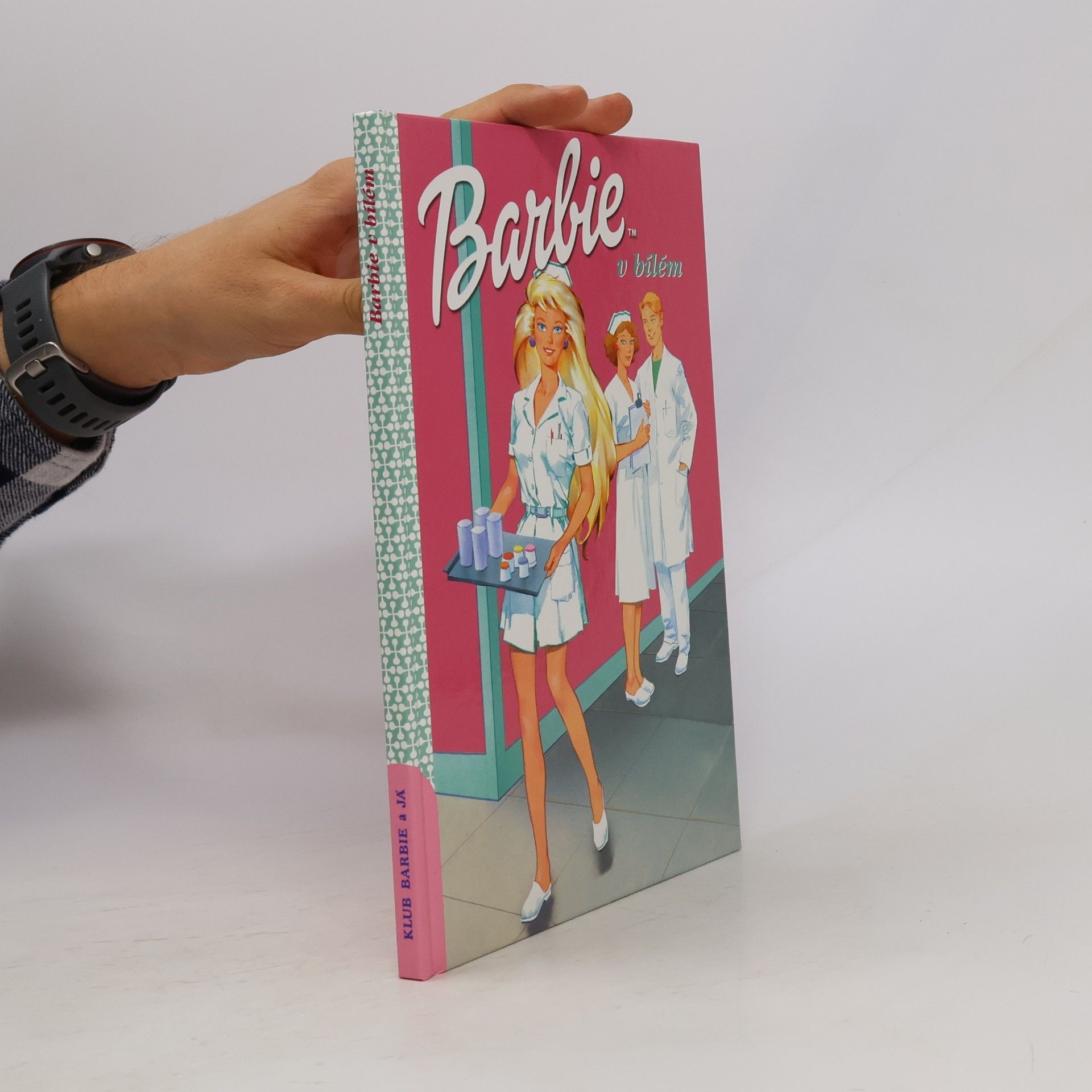 Barbie v bílém