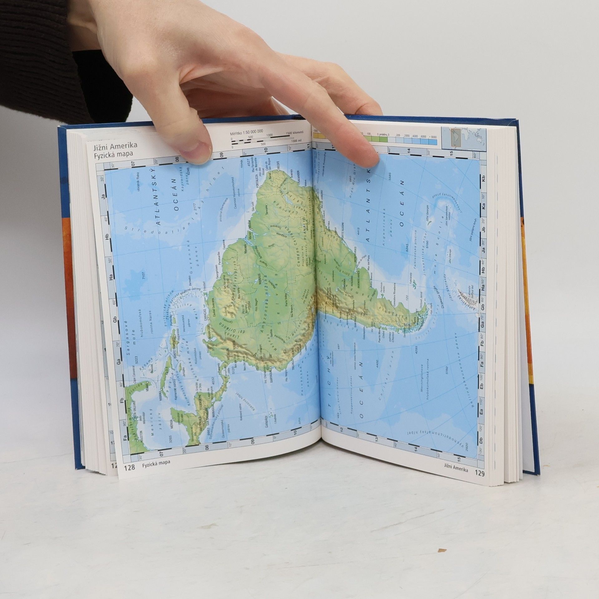 Aliena de Longhe Atlas světa 21. století