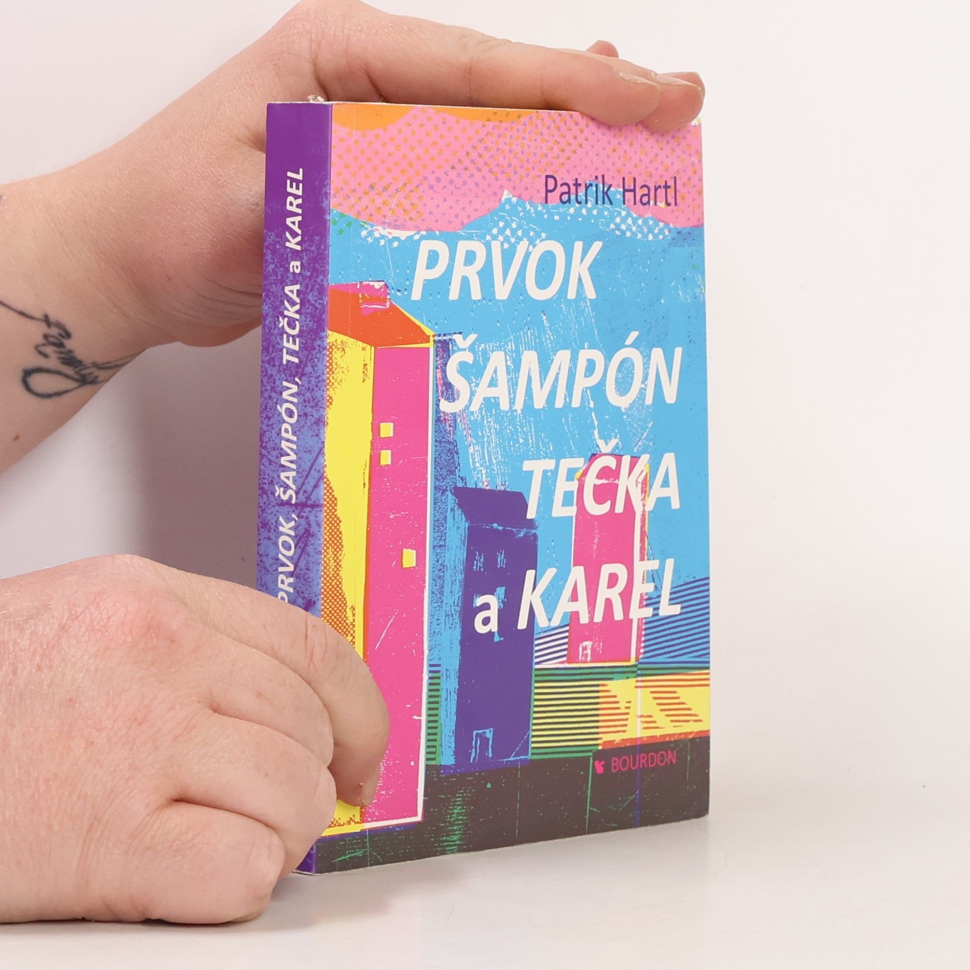 Prvok, Šampón, Tečka a Karel