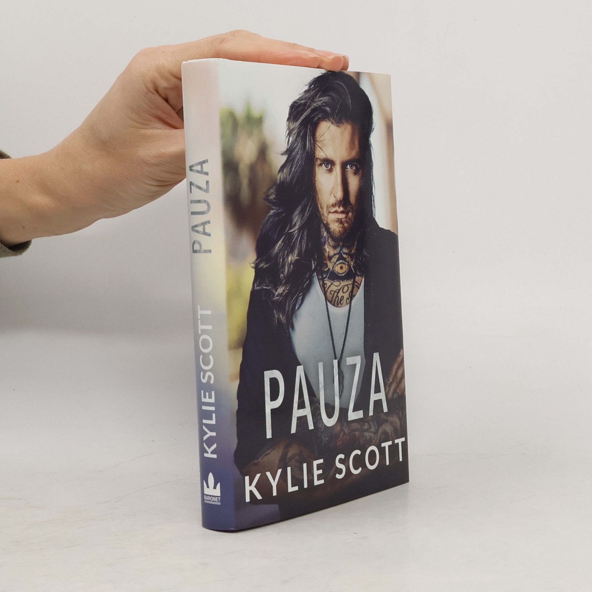 Kylie Scott Pauza