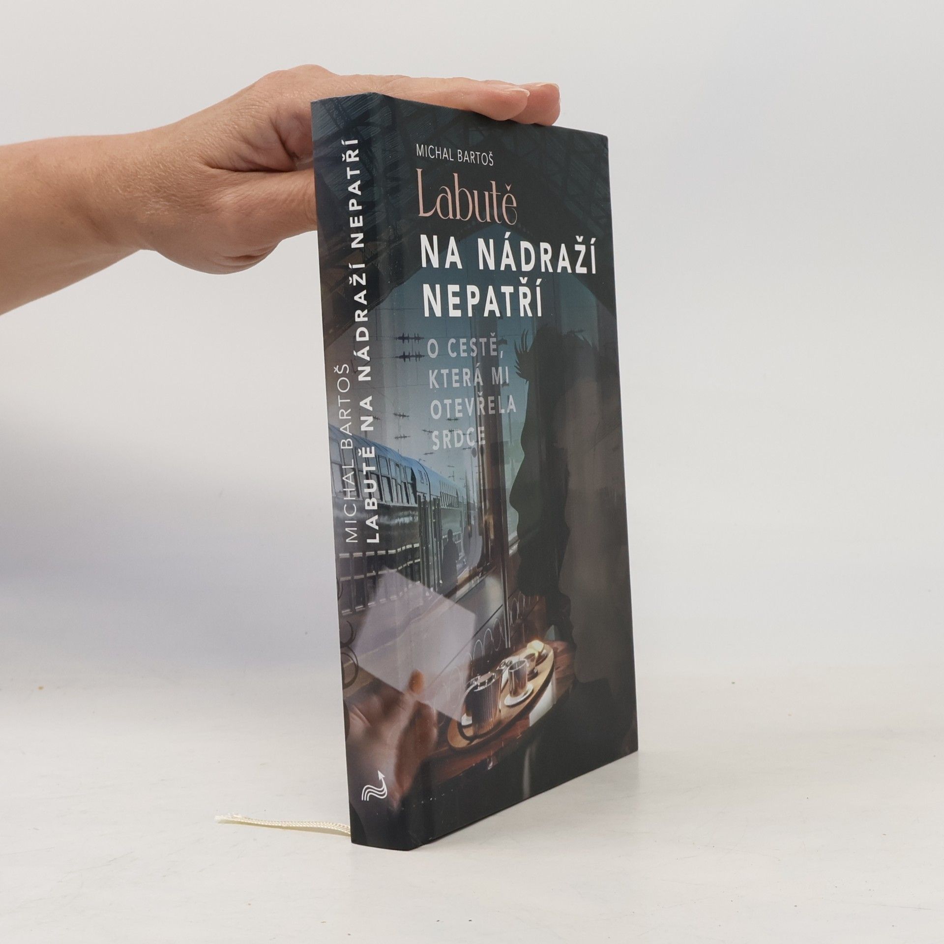 Michal Bartoš Labutě na nádraží nepatří
