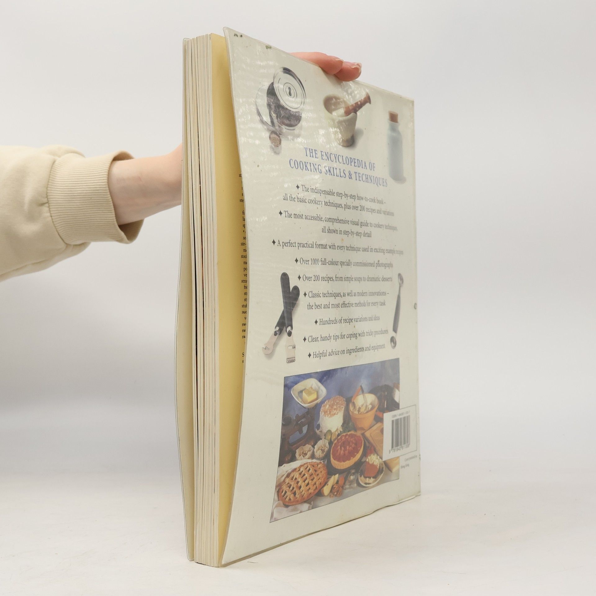 Norma MacMillan Encyclopedia of Cooking Skills