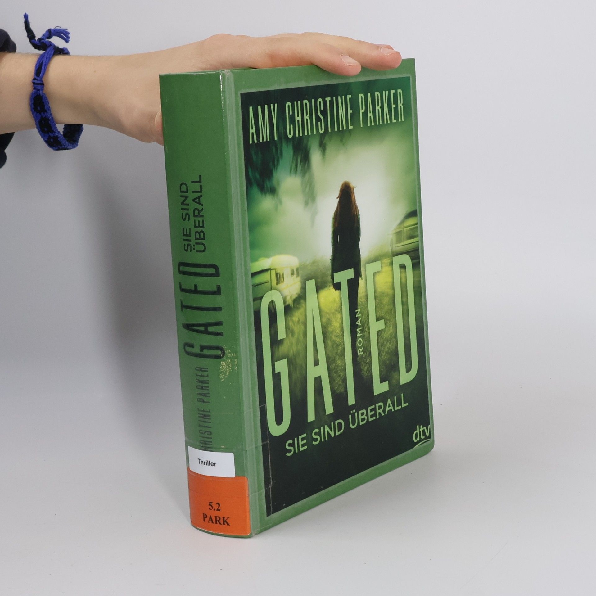 Amy Christine Parker Gated - sie sind überall