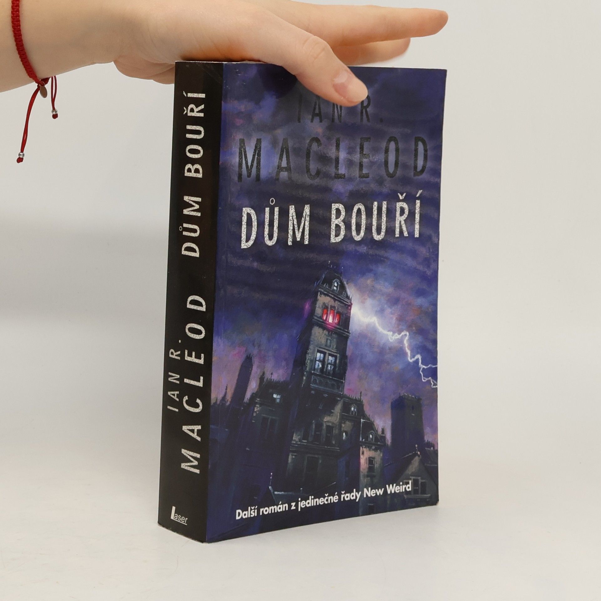 Ian R. MacLeod Dům bouří