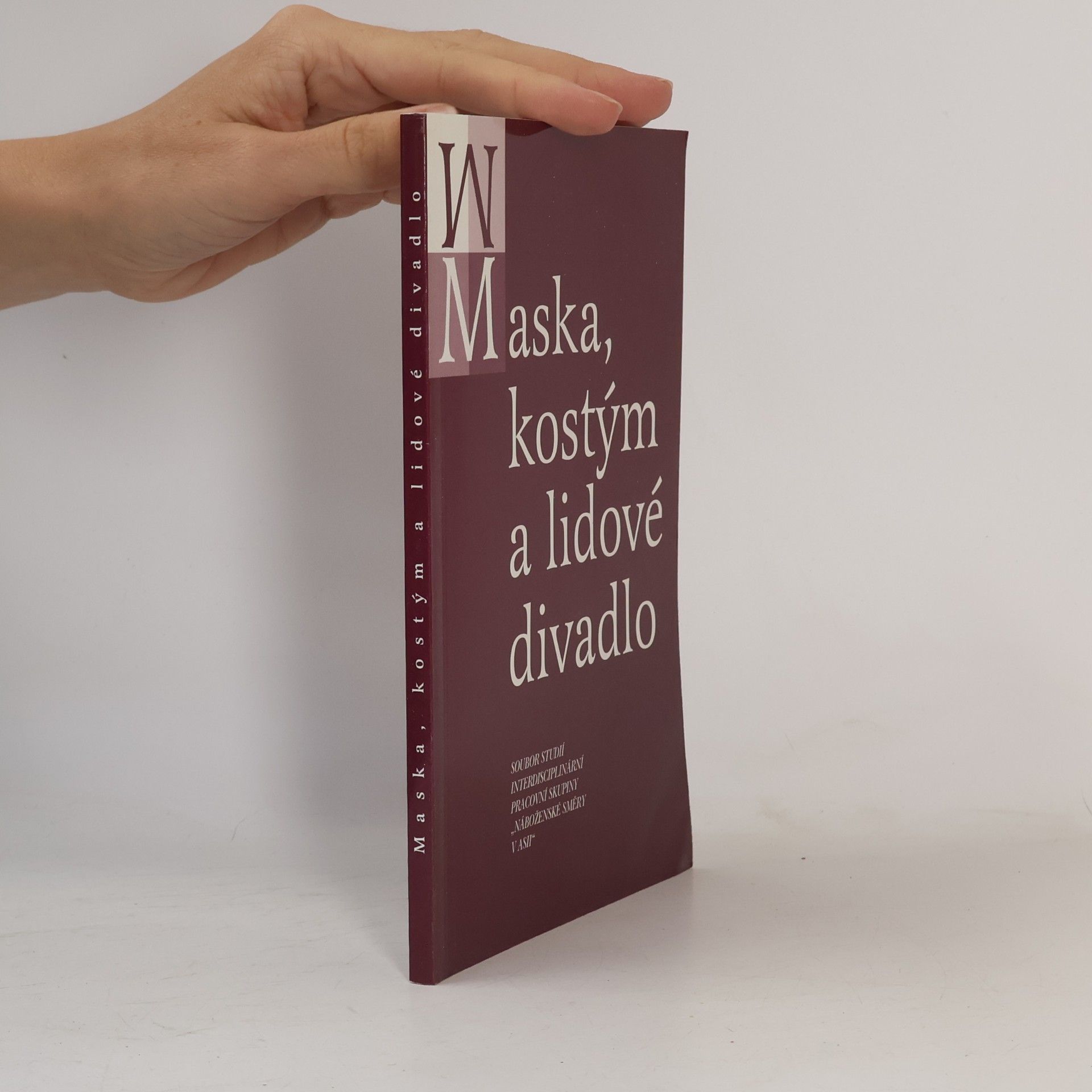 Maska, kostým a lidové divadlo