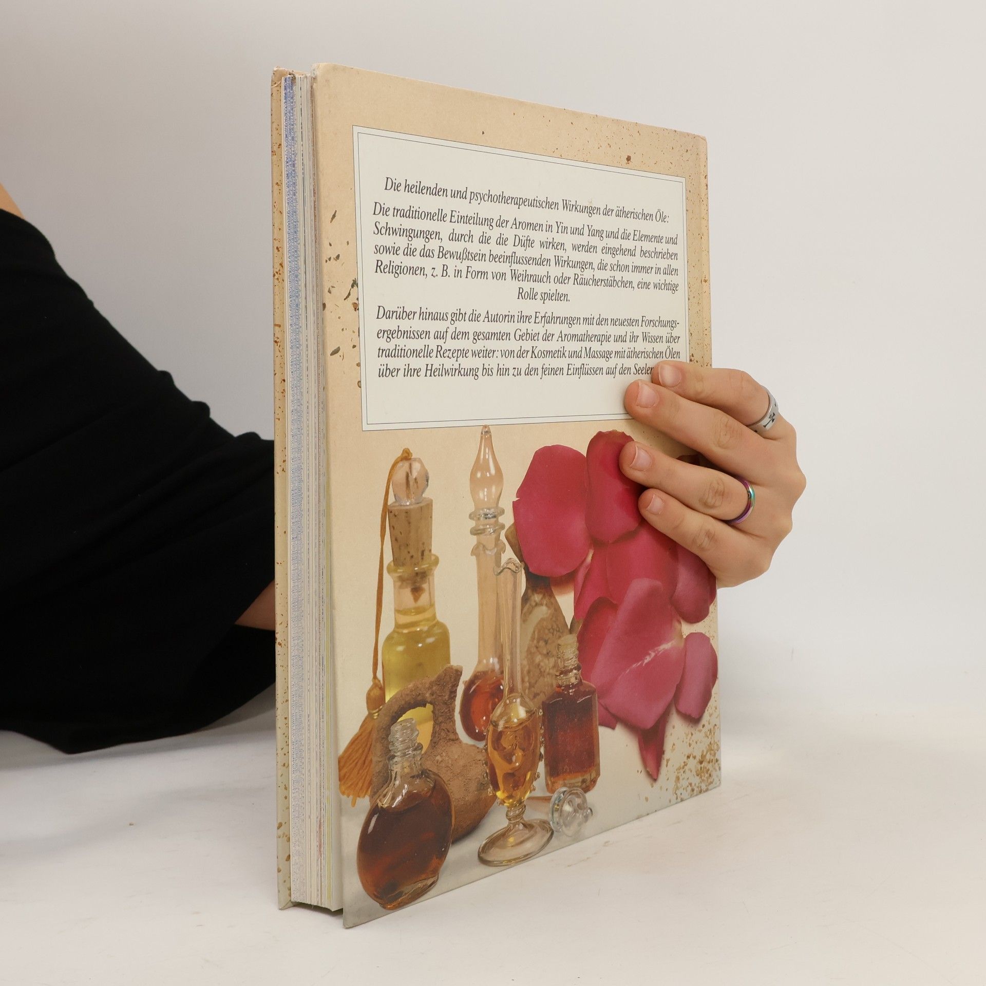 Susanne Fischer-Rizzi Handbuch der Aroma-Therapie
