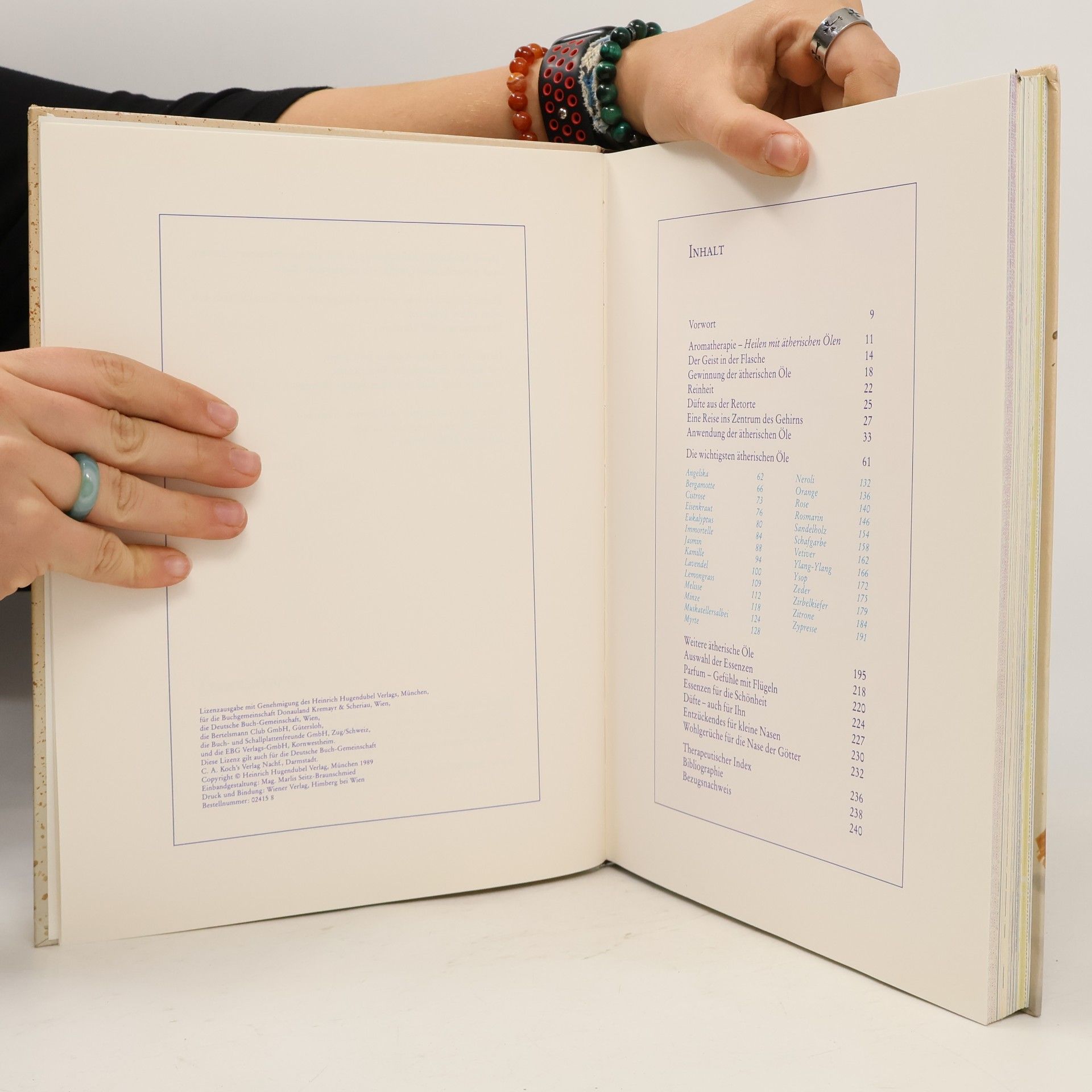 Susanne Fischer-Rizzi Handbuch der Aroma-Therapie