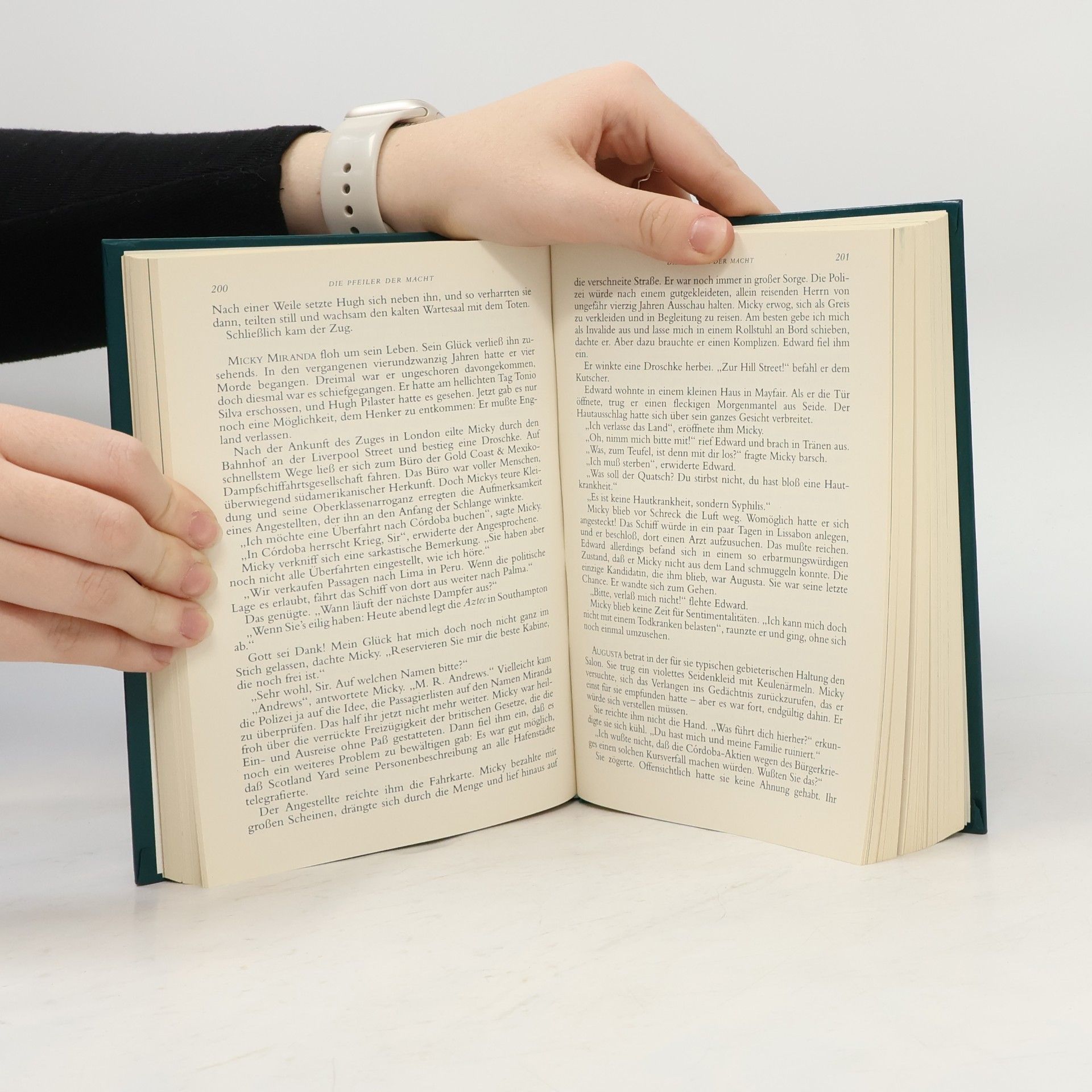 Ken Follett Reader's Digest Auswahlbücher. Die Pfeiler der Macht. Schau dich nicht um. Wolfstage. Virusjagd