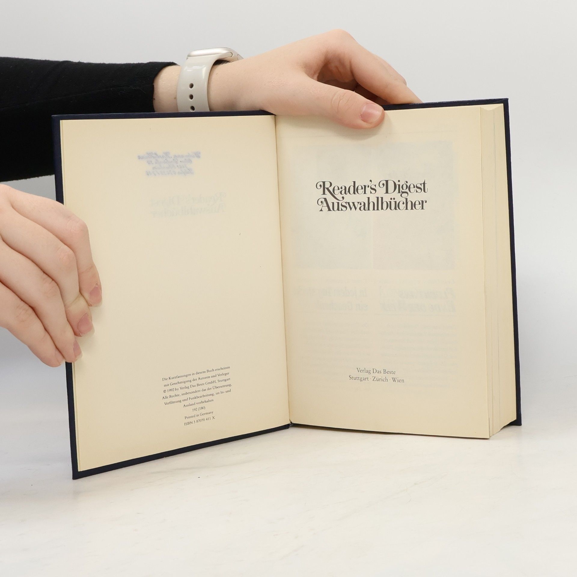 Kolektiv autorů Reader's Digest Auswahlbücher. Flucht ans Ende der Welt. In Jedem Tag steckt ein Geschenk. Der Lord muss sterben. König der Wildnis