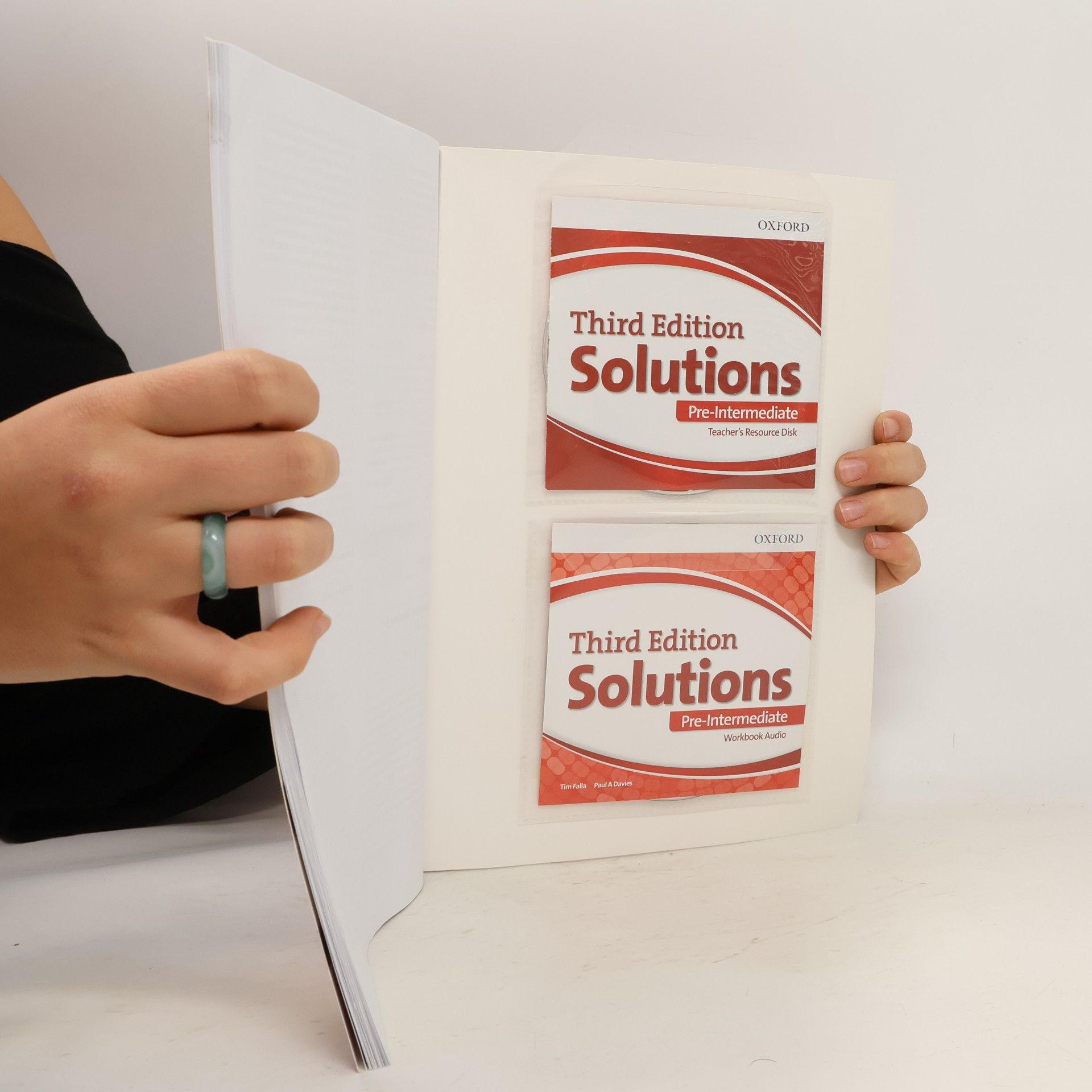 Autorenkollektiv Maturita Solutions. Pre-intermediate