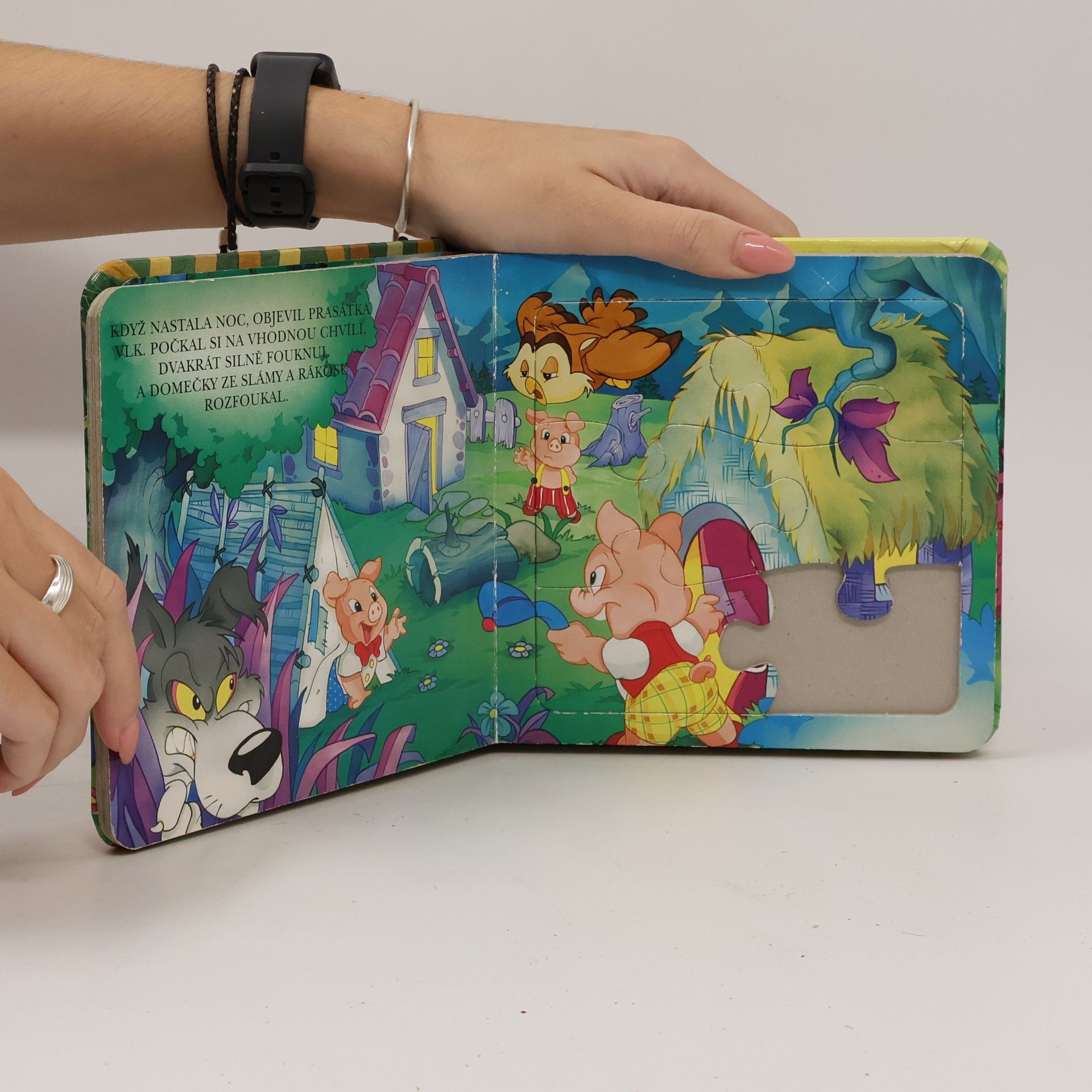 Jitka Špačková Tři malá prasátka. 5 puzzle uvnitř knihy