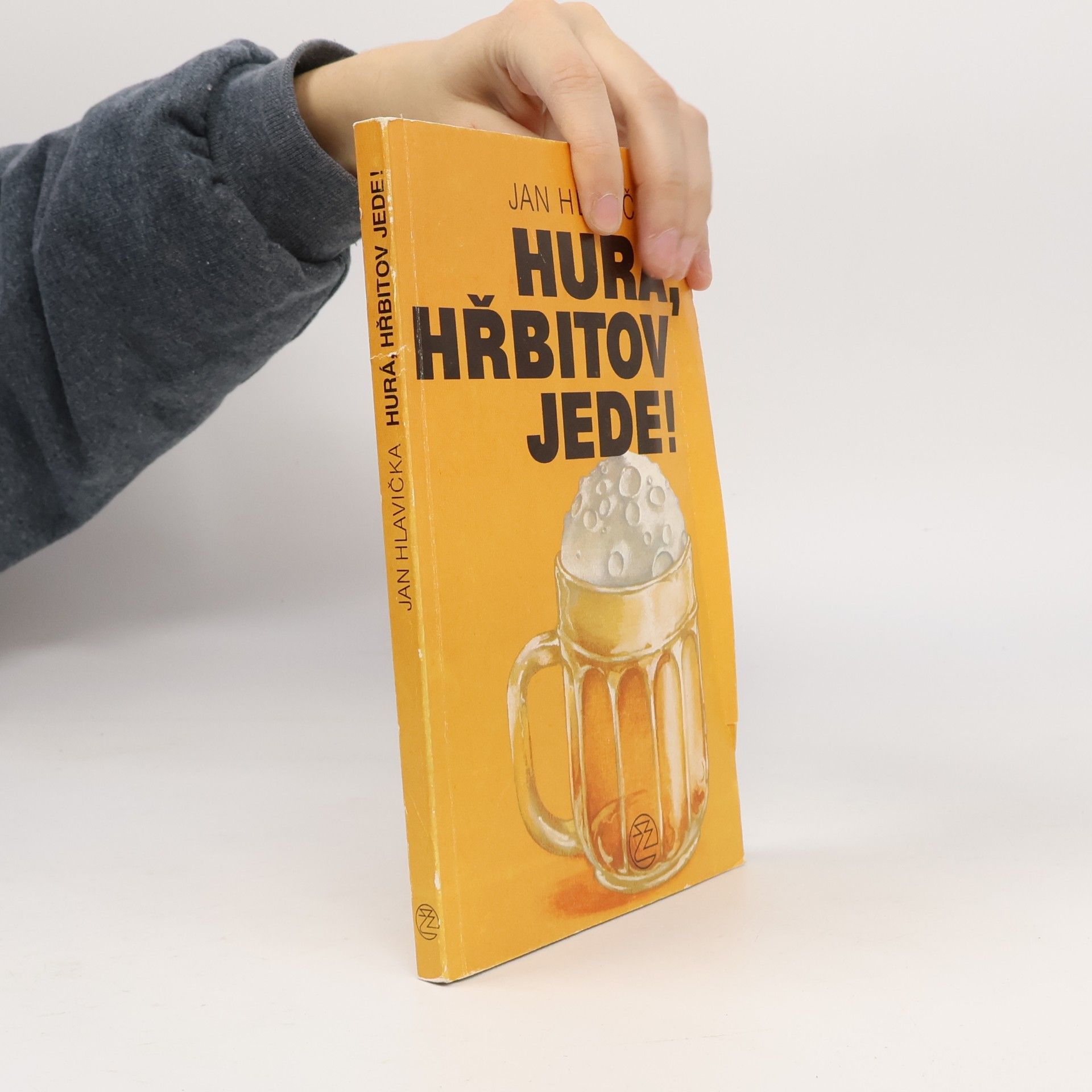 Hurá, hřbitov jede!