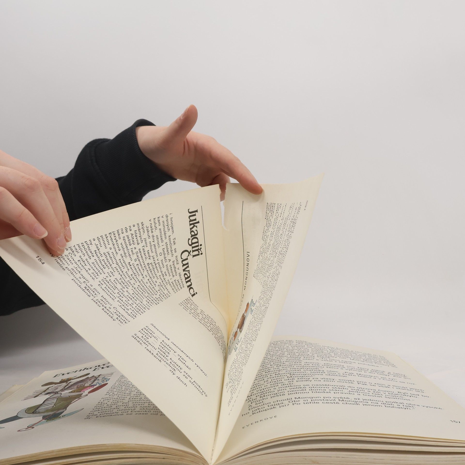 Autorenkollektiv O mudrém Chadaunovi a třech sluncích a jiné pohádky