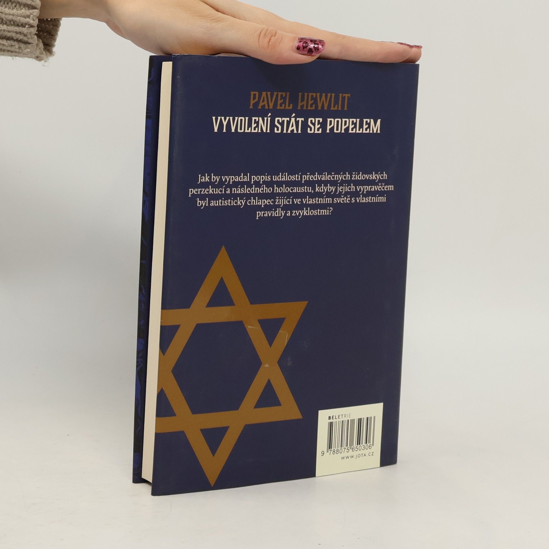 Pavel Hewlit Vyvolení stát se popelem