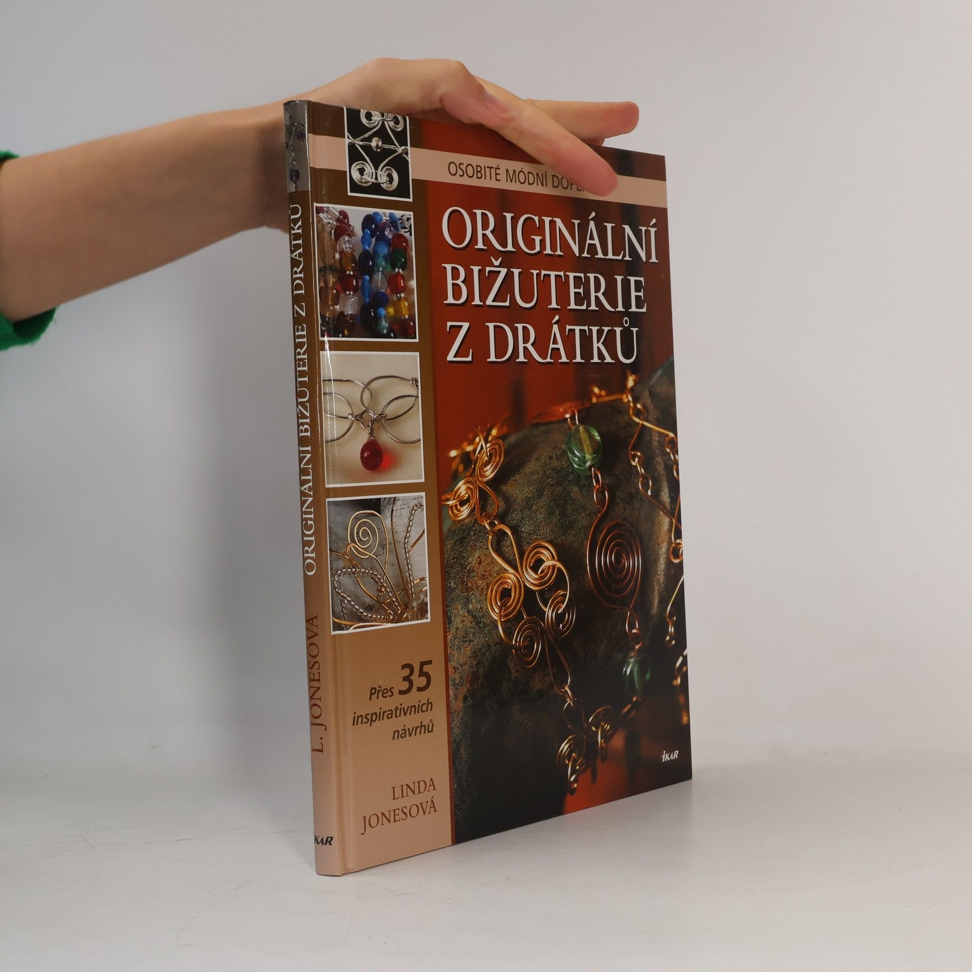Originální bižuterie z drátků