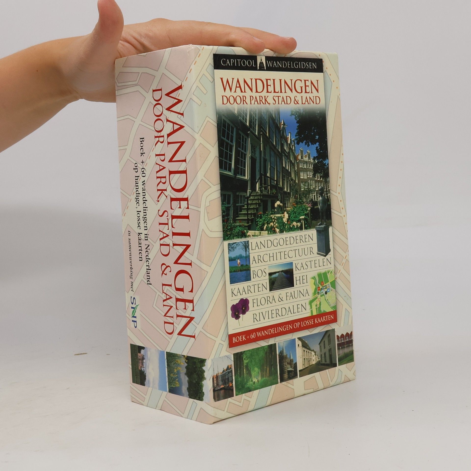 Capitool Wandelgidsen: Wandelingen door park, stad & land