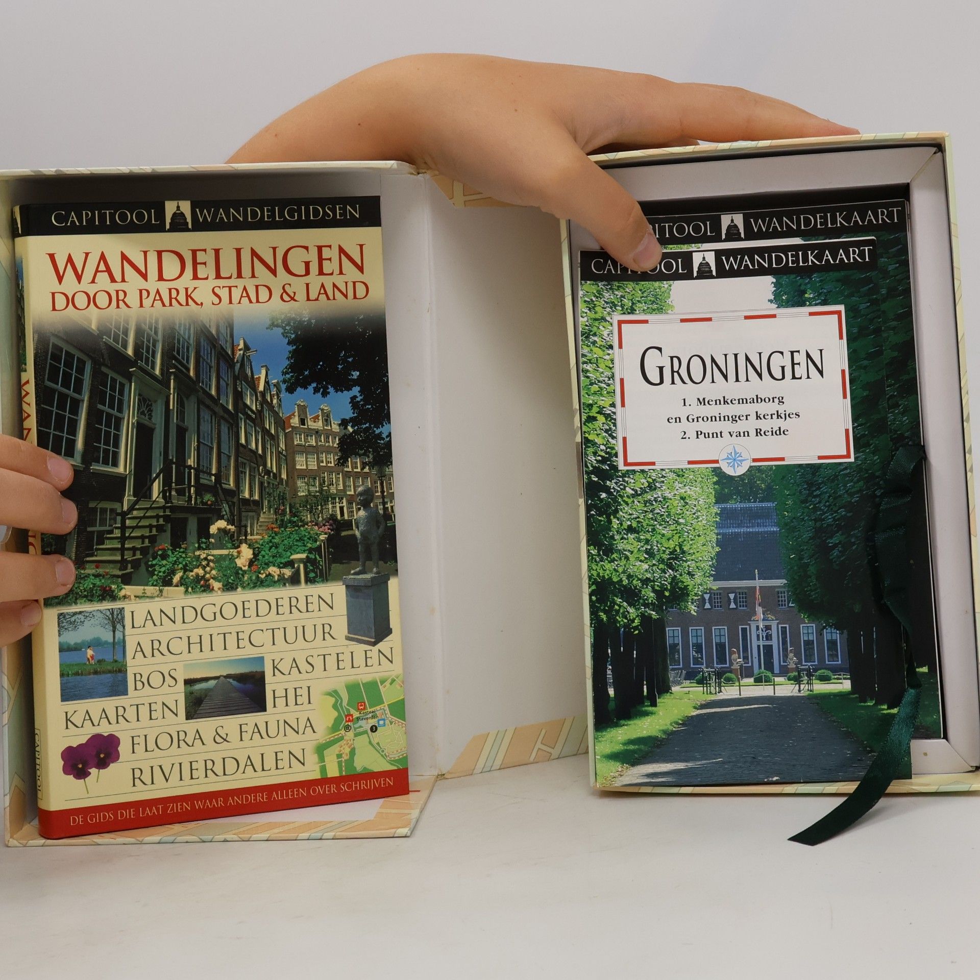 L. G. M. Dekkers-de Vries Capitool Wandelgidsen: Wandelingen door park, stad & land