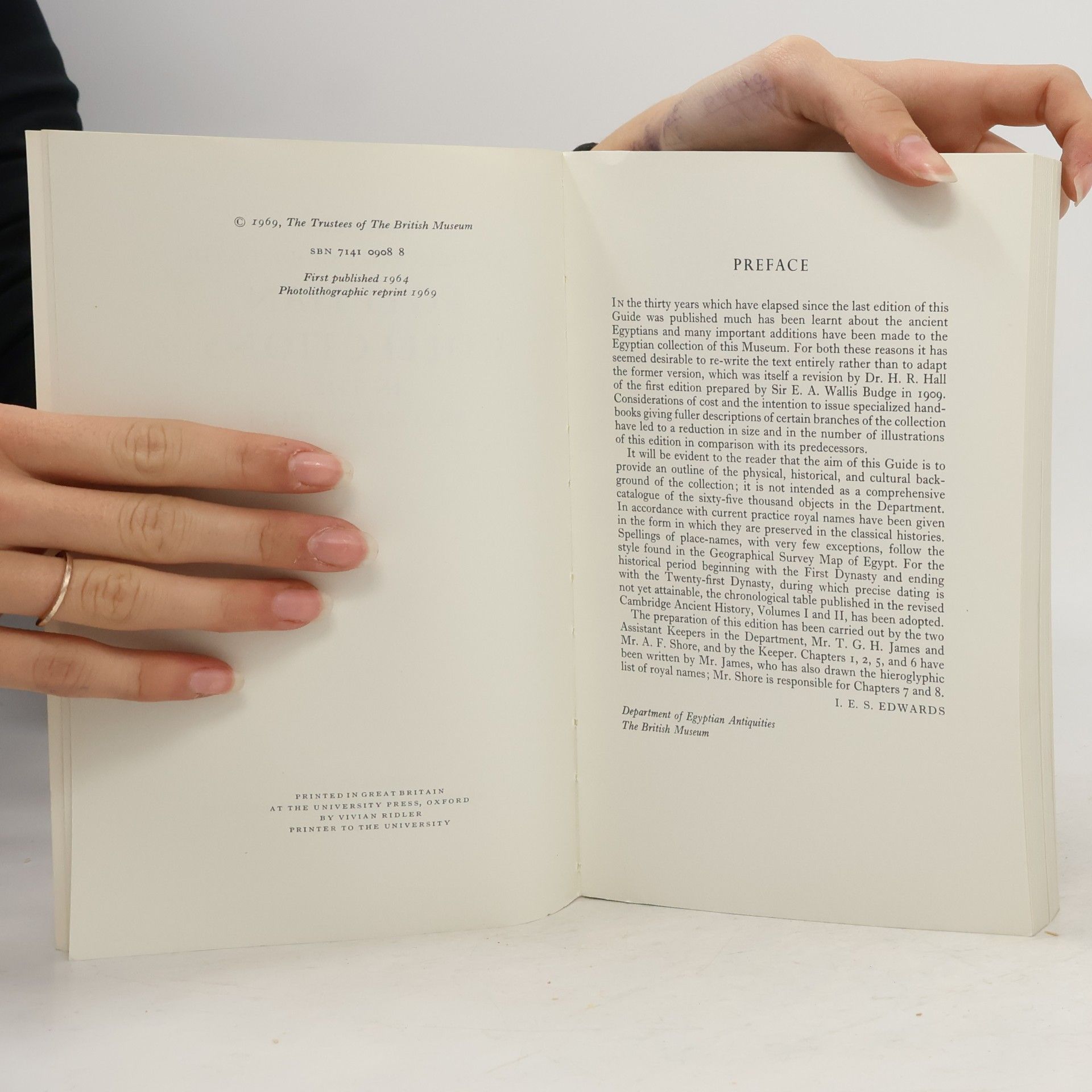 Kolektiv autorů A General Introductory Guide to the Egyptian Collections in the British Museum