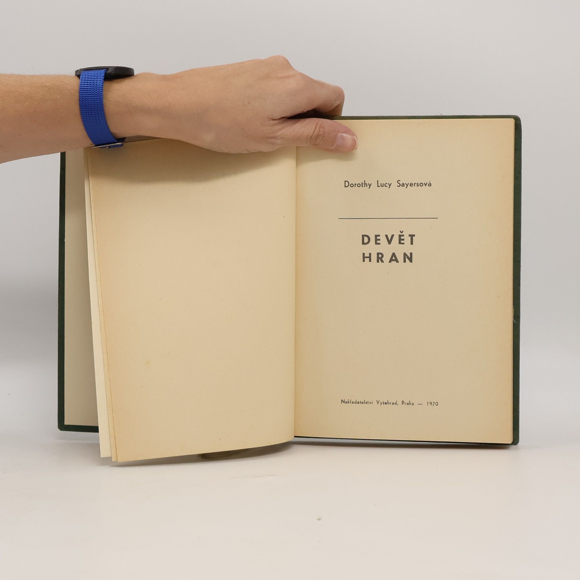 Dorothy L. Sayers Devět hran